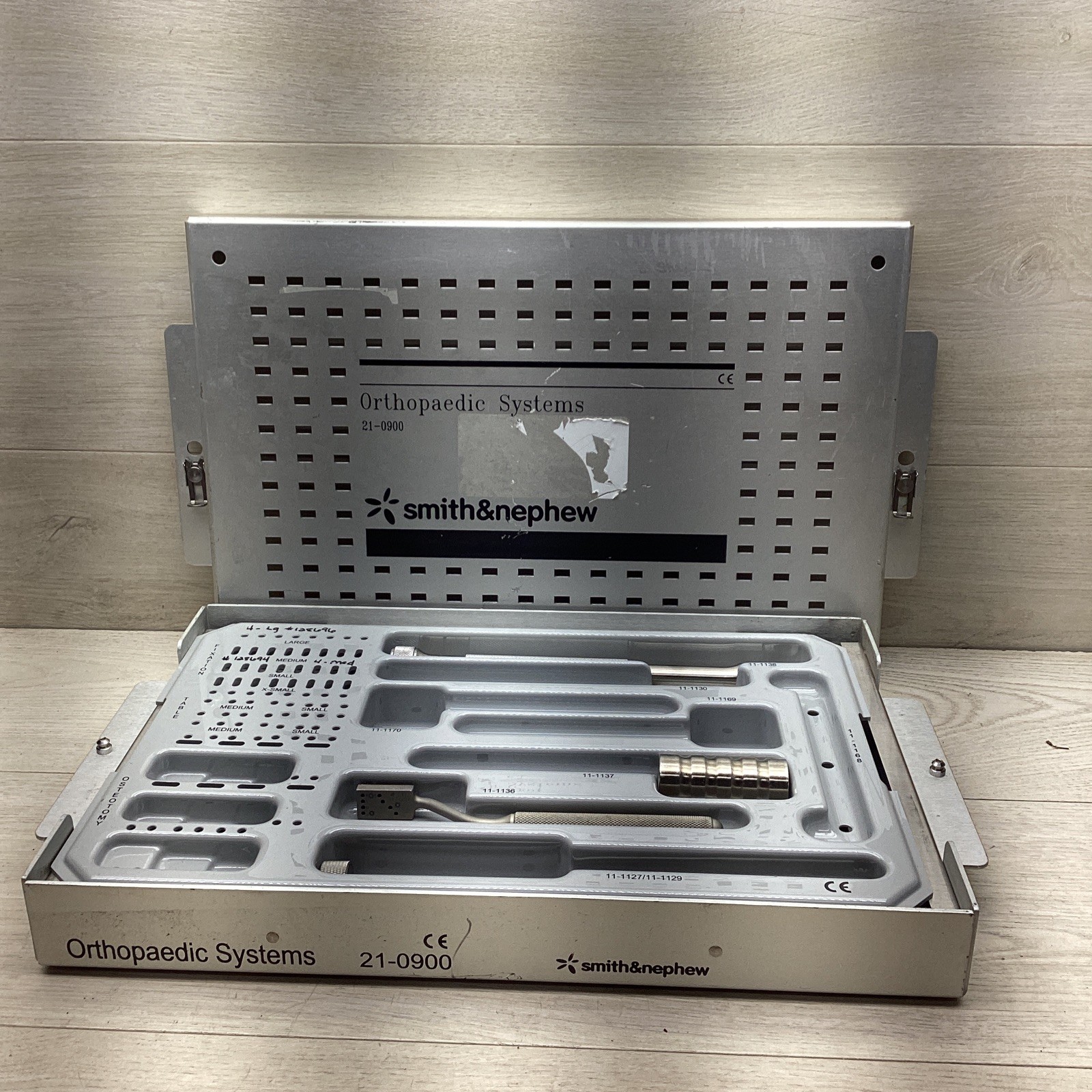 SMITH & NEPHEW ORTHOPAEDIC SYSTEMS INCOMPLETE STAPLE SET 21-0900 SEE PHOTOS