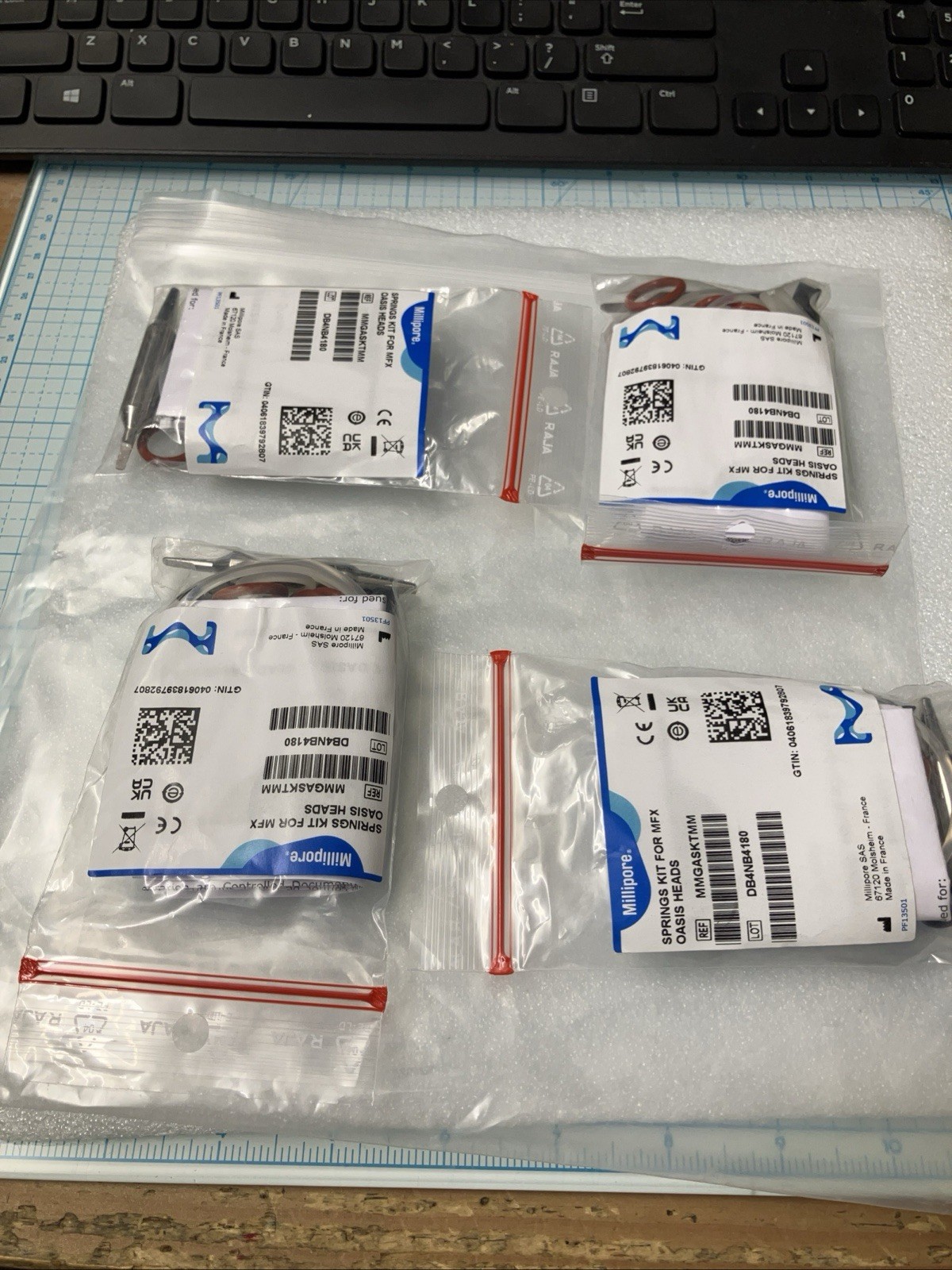 4 NEW Millipore Units of MMGASKTMM Springs Kit for MFX Oasis Heads in Bag. DEAL!