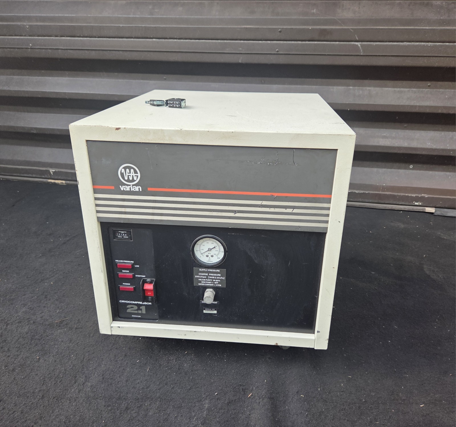 Varian Helium CryoCompressor 2.1 Model 323-0012 ~ ADSORBER ~ 12K hours ~ GOOD