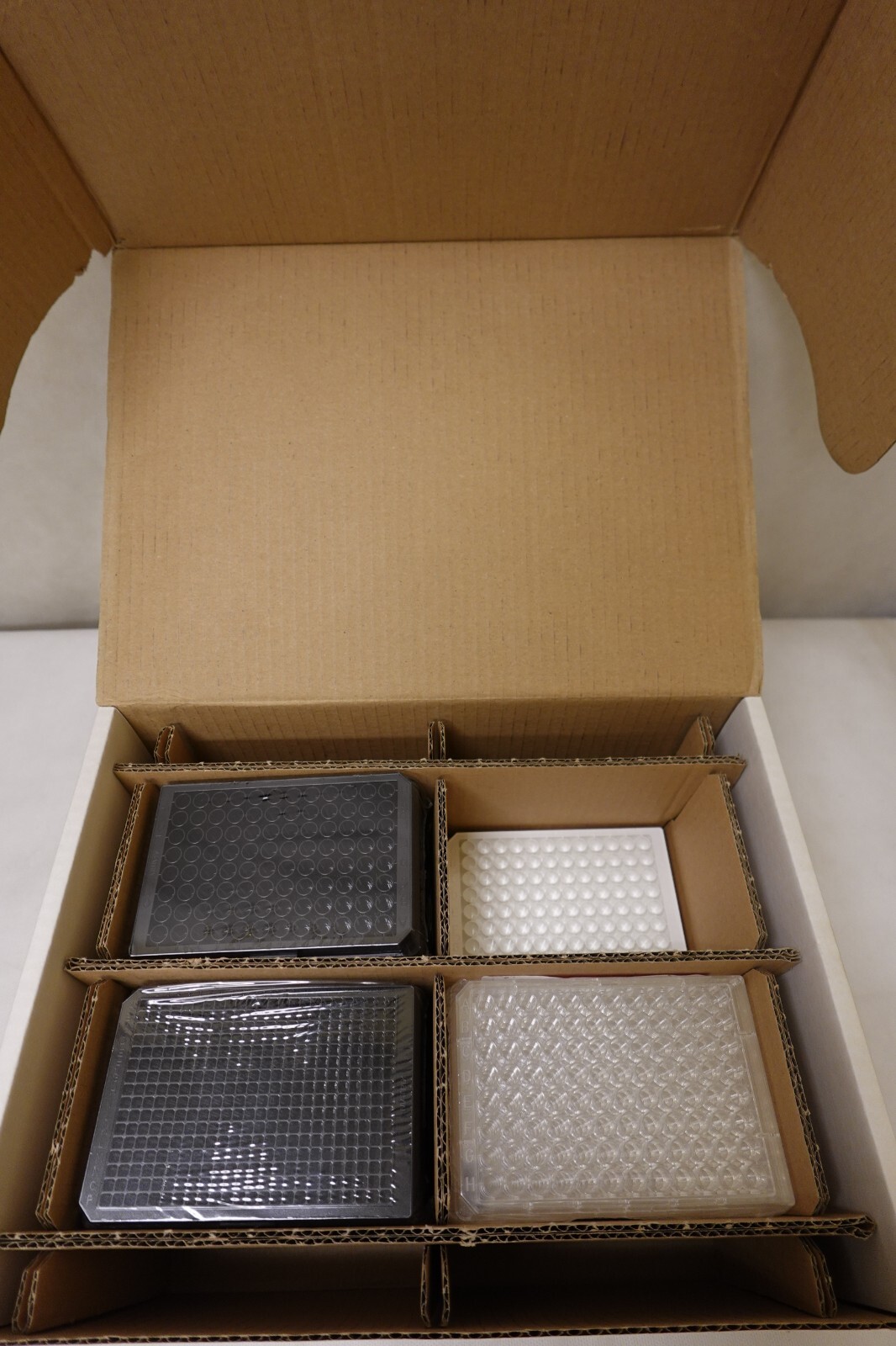 Thermo Fisher Scientific – Assorted Lab Laboratory Microtiter Plate 35/Pk NOS