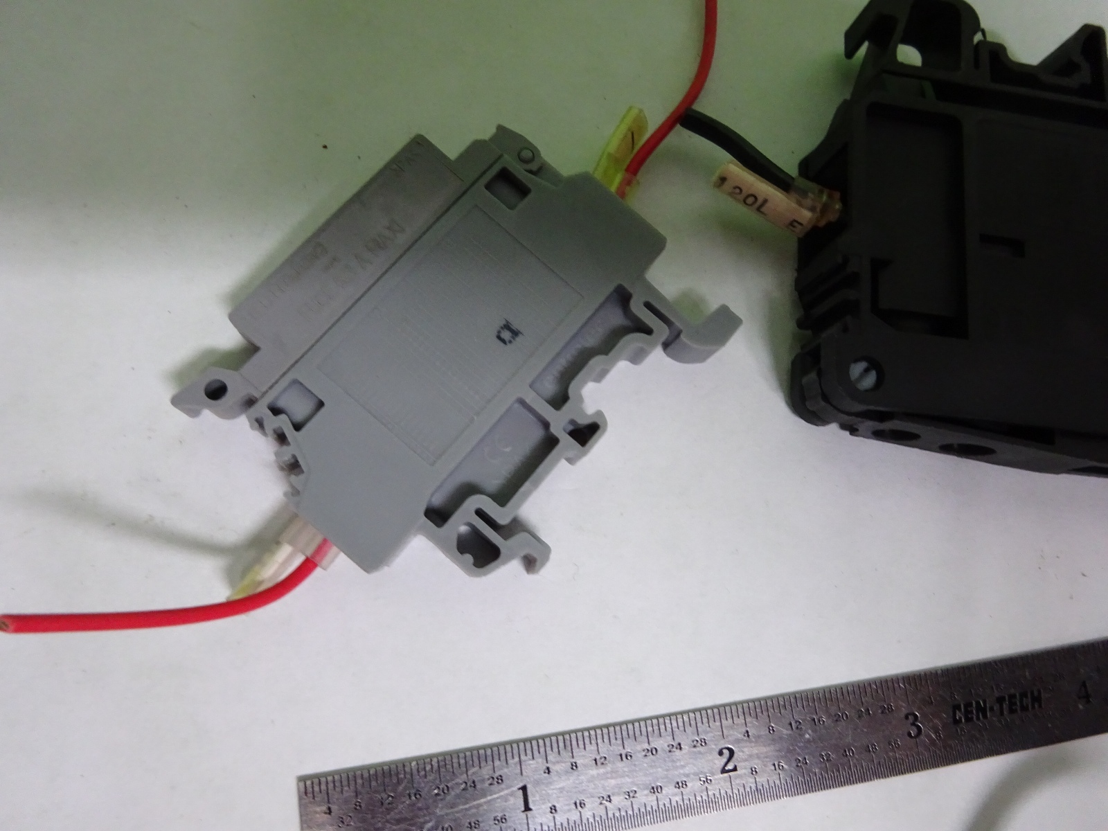 CONTROL SYSTEMS LOT ENTRELEC FRANCE AS IS BIN#72-84