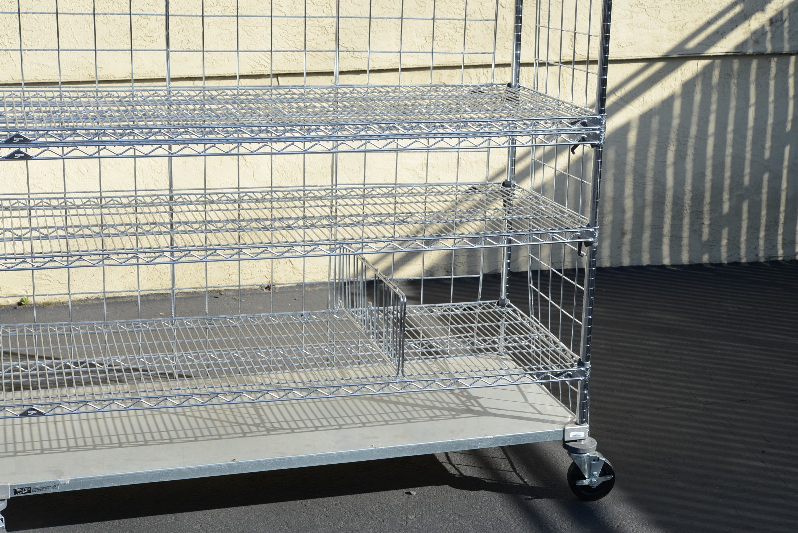 Metro Shelving on Wheels 60″ x 24″ Stainless NSF w/ 5 Shelves 76″ tall CLEAN !!!