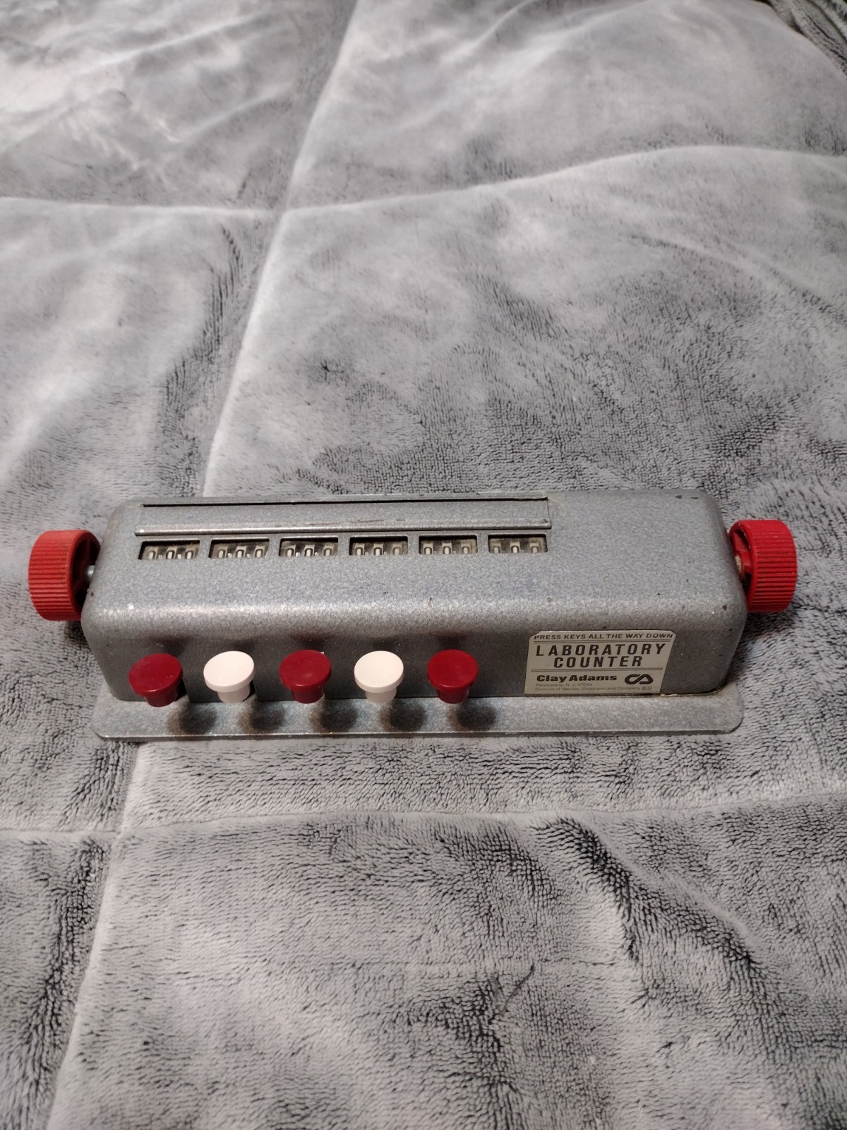 Clay Adams Vintage 5-Key Scientific Laboratory Countertop
