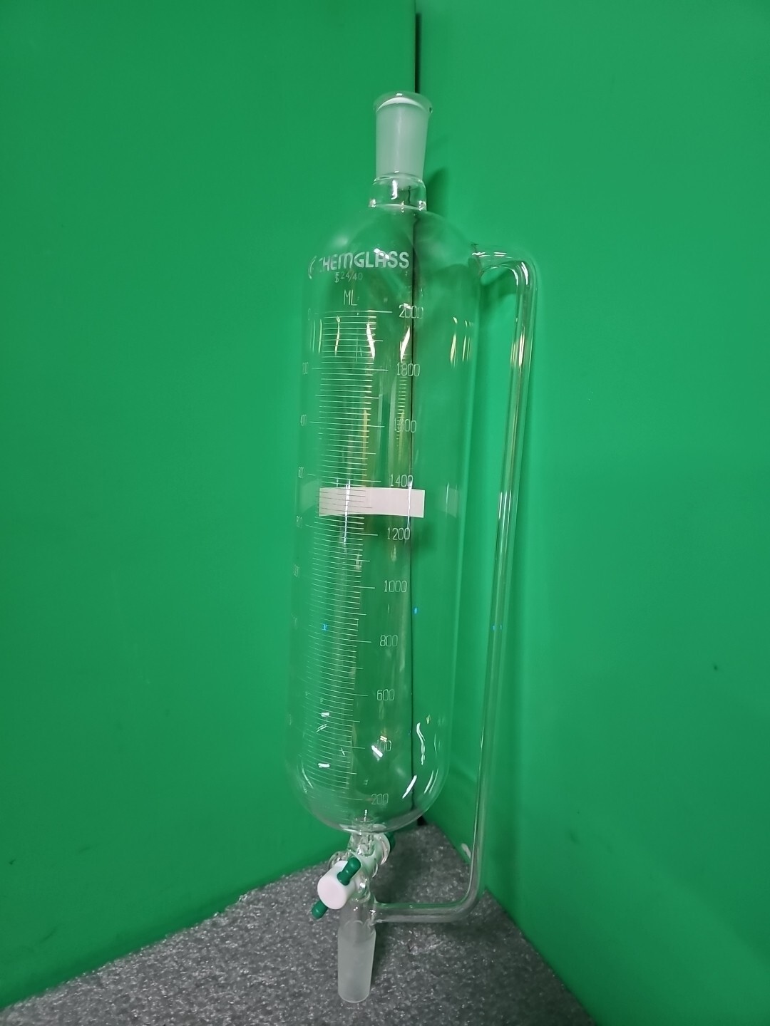 ChemGlass 2000mL Addition Funnel, Graduated, 24/40 6mm PTFE Stpk, 525mm OAH