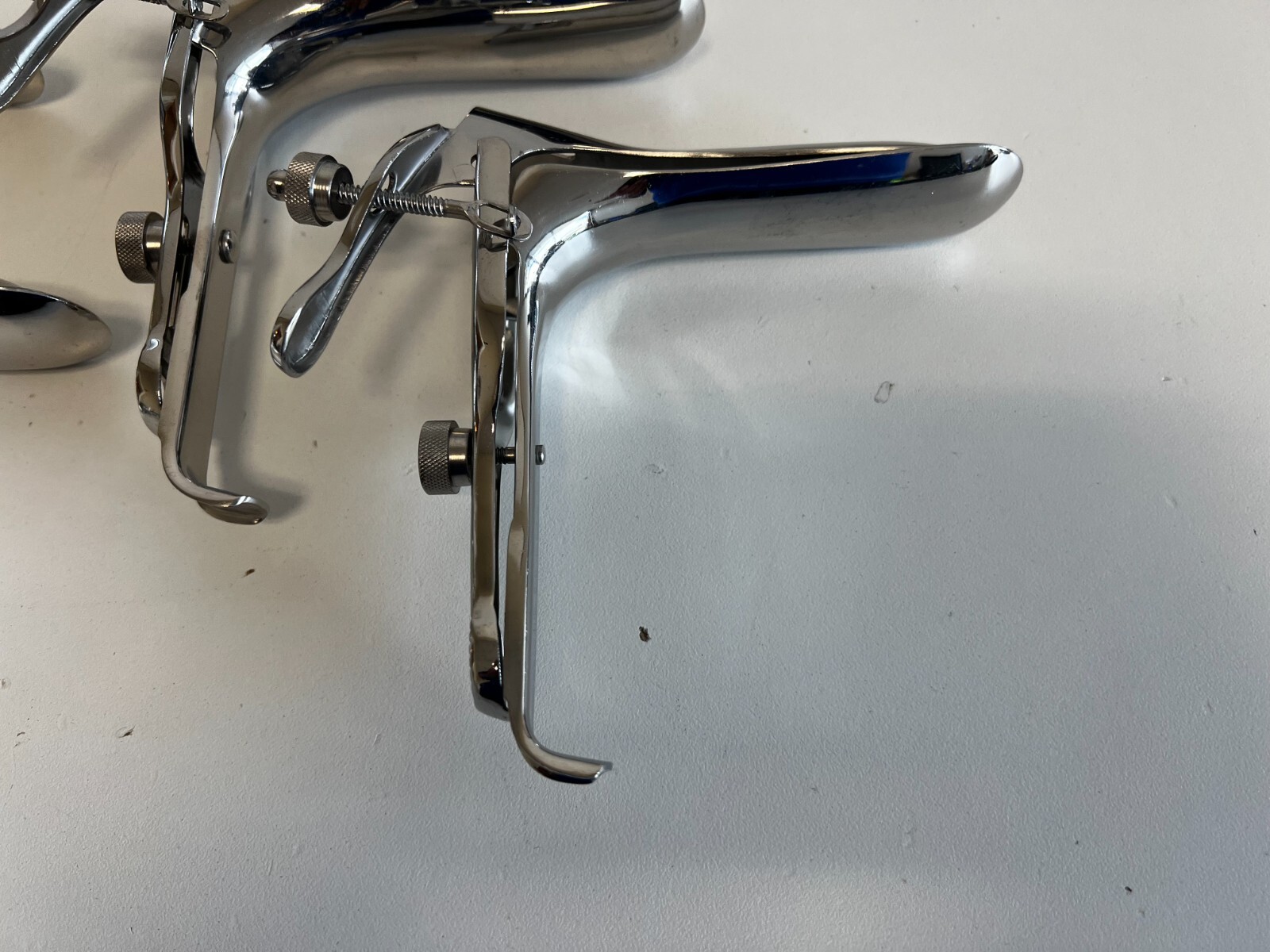 LL8: Lot of 16 Surgical Instruments