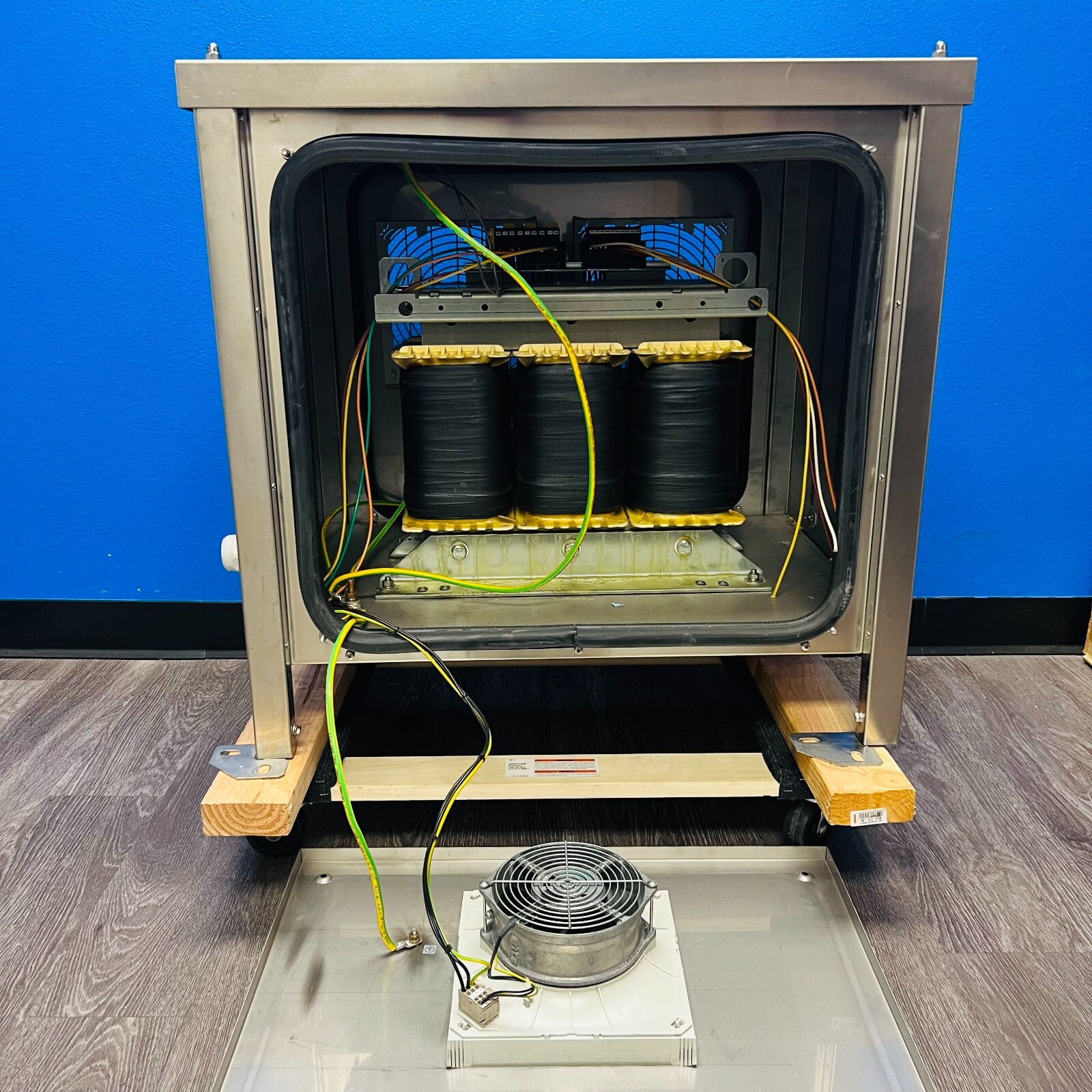 Block 12.5kVA Isolating Transformer 480-220 Input With Stainless Steel Enclosure