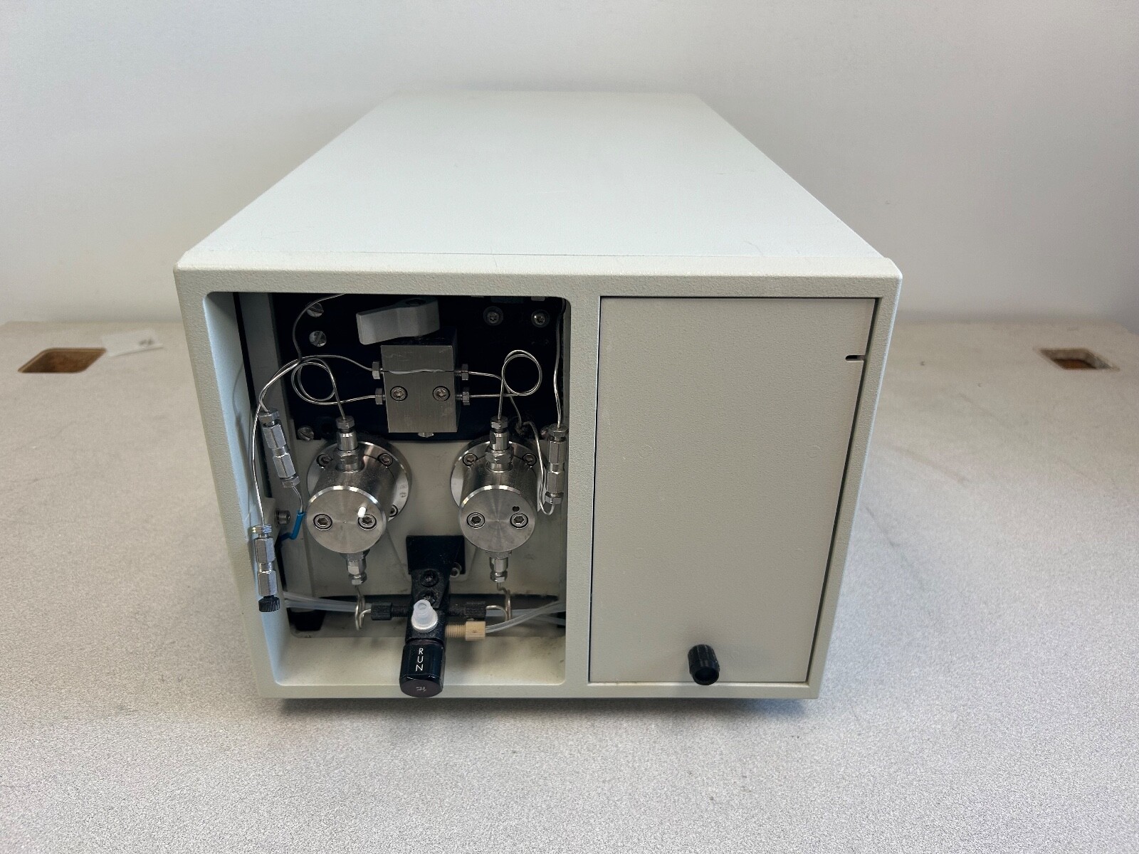 Waters MultiSolvent Delivery Pump WAT062349 – Unknown condition