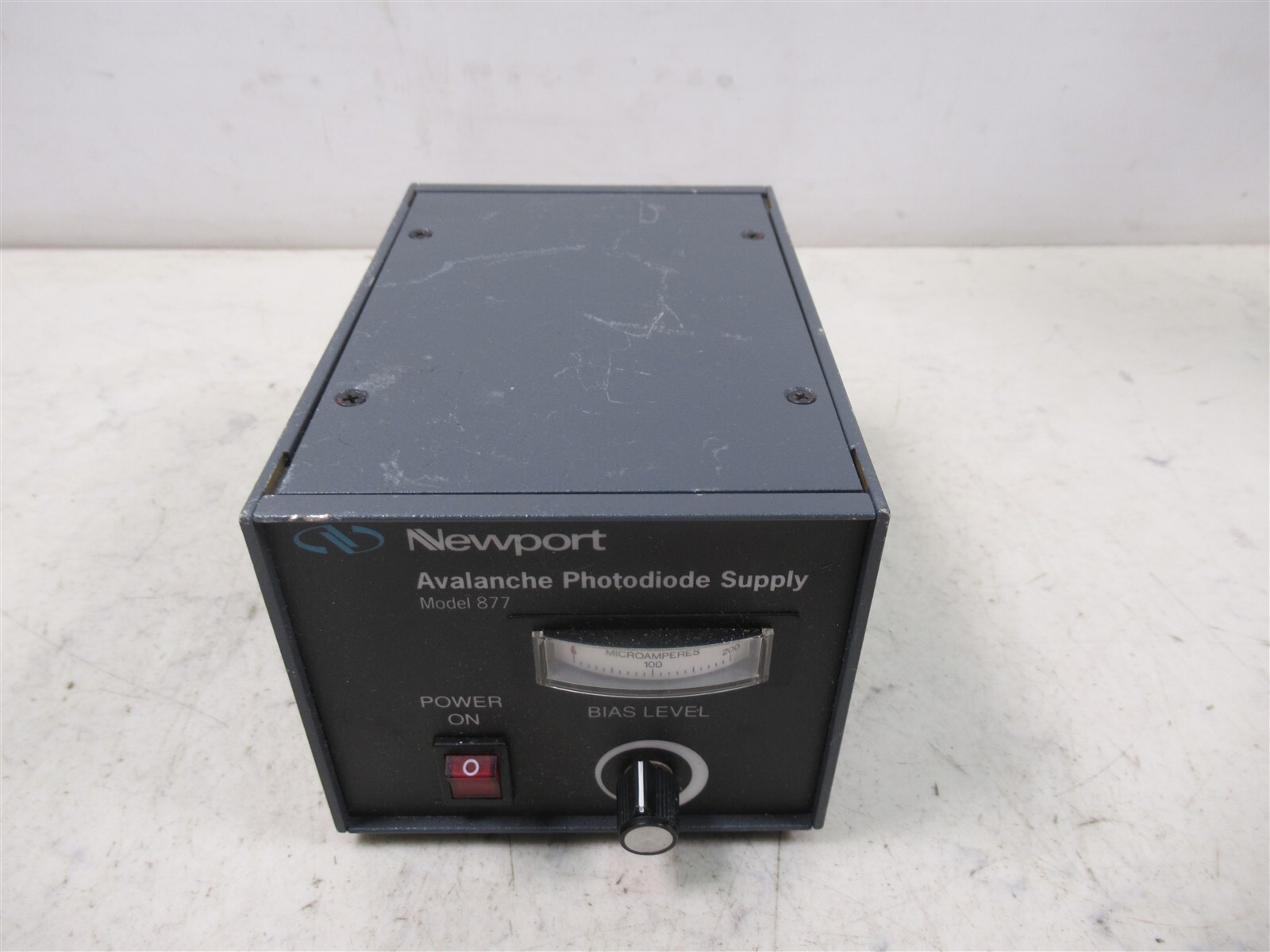 Newport 877 Avalanche Photodiode Supply Benchtop Laboratory Device