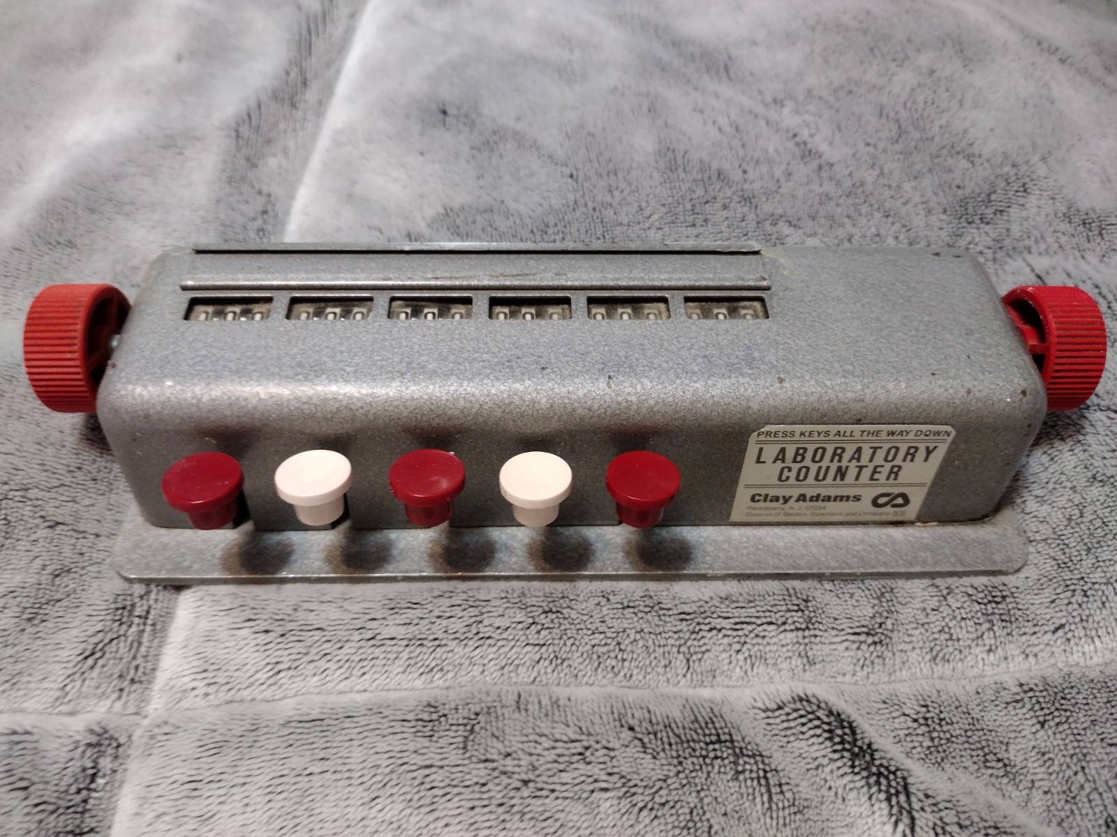 Clay Adams Vintage 5-Key Scientific Laboratory Countertop
