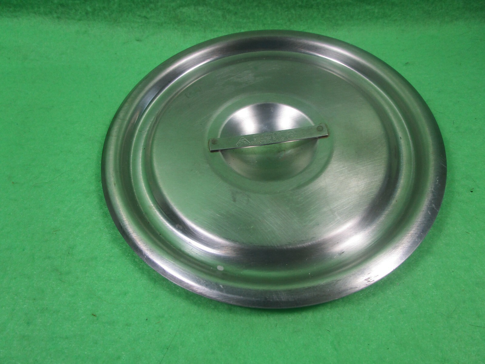 USED POLAR WARE STORAGE BEAKER LID 6Y-2 BAIN MARIE (6.125 QT/ 5.80 L)