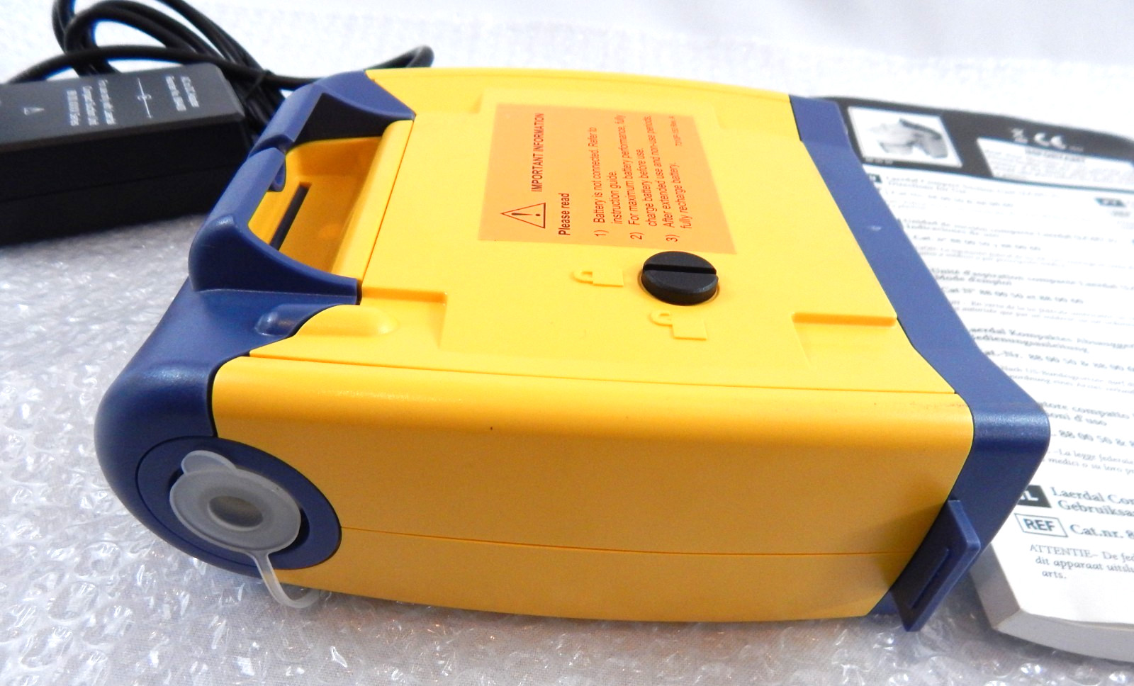 LAERDAL COMPACT SUCTION UNIT 4 LCSU 4 REF 88006001 WITH MANUAL & AC