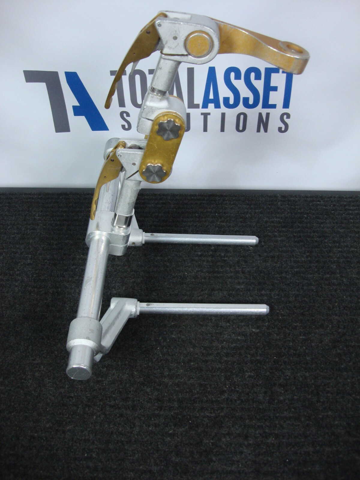 INTEGRA MAYFIELD ULTRA 360 A2009 NEUROSURGERY CRANIAL CLAMP SKULL STABILIZATION