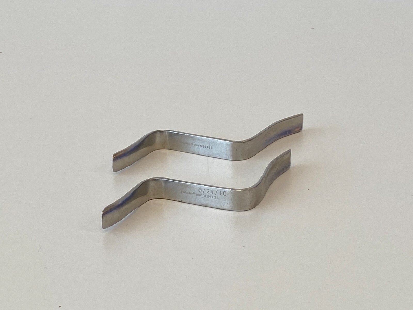 L23: Lot of 2 Millennium Surgical Orthopedic «Z» Retractor 6980-8-330