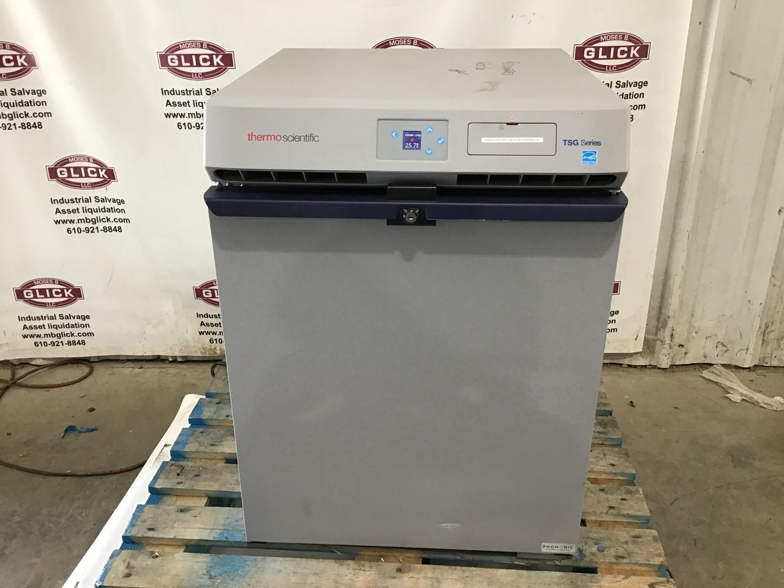 Thermo Scientific 5.5ft³ TSG505SA Undercounter Refrigerator 3.9A