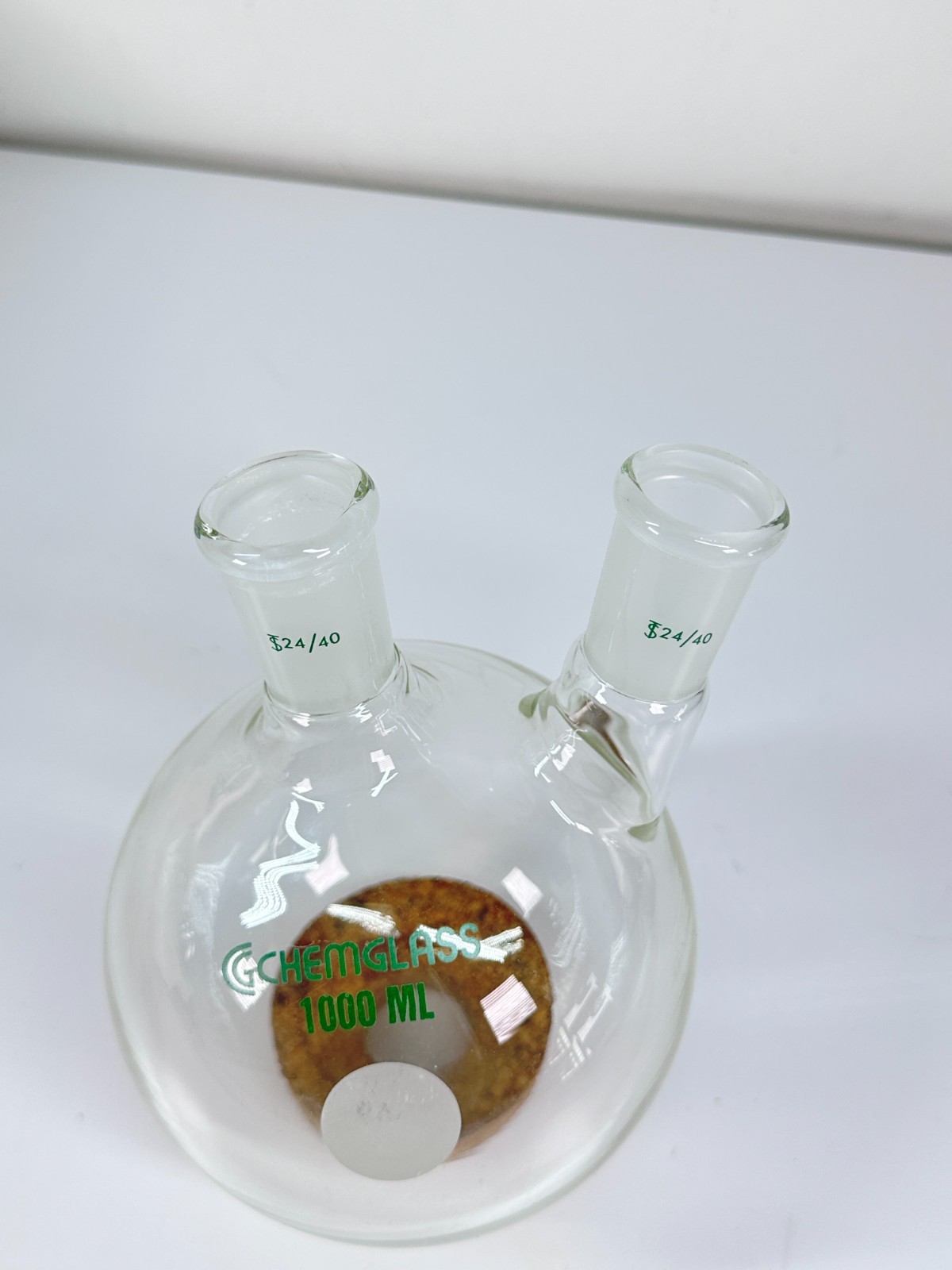 CHEMGLASS 1000 mL 2-Neck Round Bottom Flask 24/40 20° Angled Neck