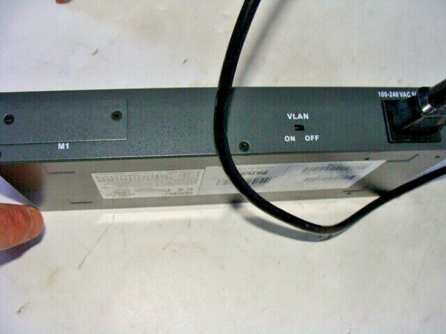 SMC SMC-EZ108FDT Desktop Ethernet EZ Switch 8 Port 100-240VAC 50/60Hz