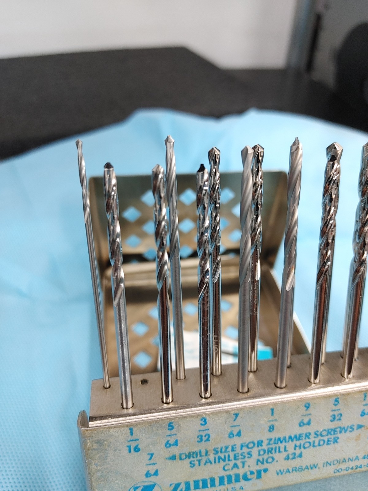 ZIMMER 424 Orthopedic Drill Bits Case with a Set of 16 Drill Bits