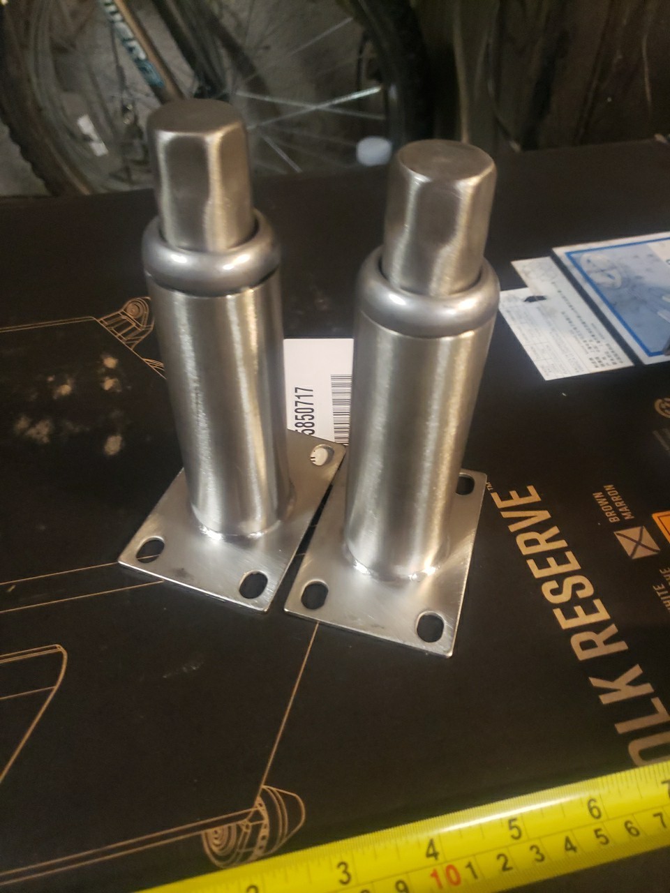 Pair Commercial Industrial legs 6″ Hobart?