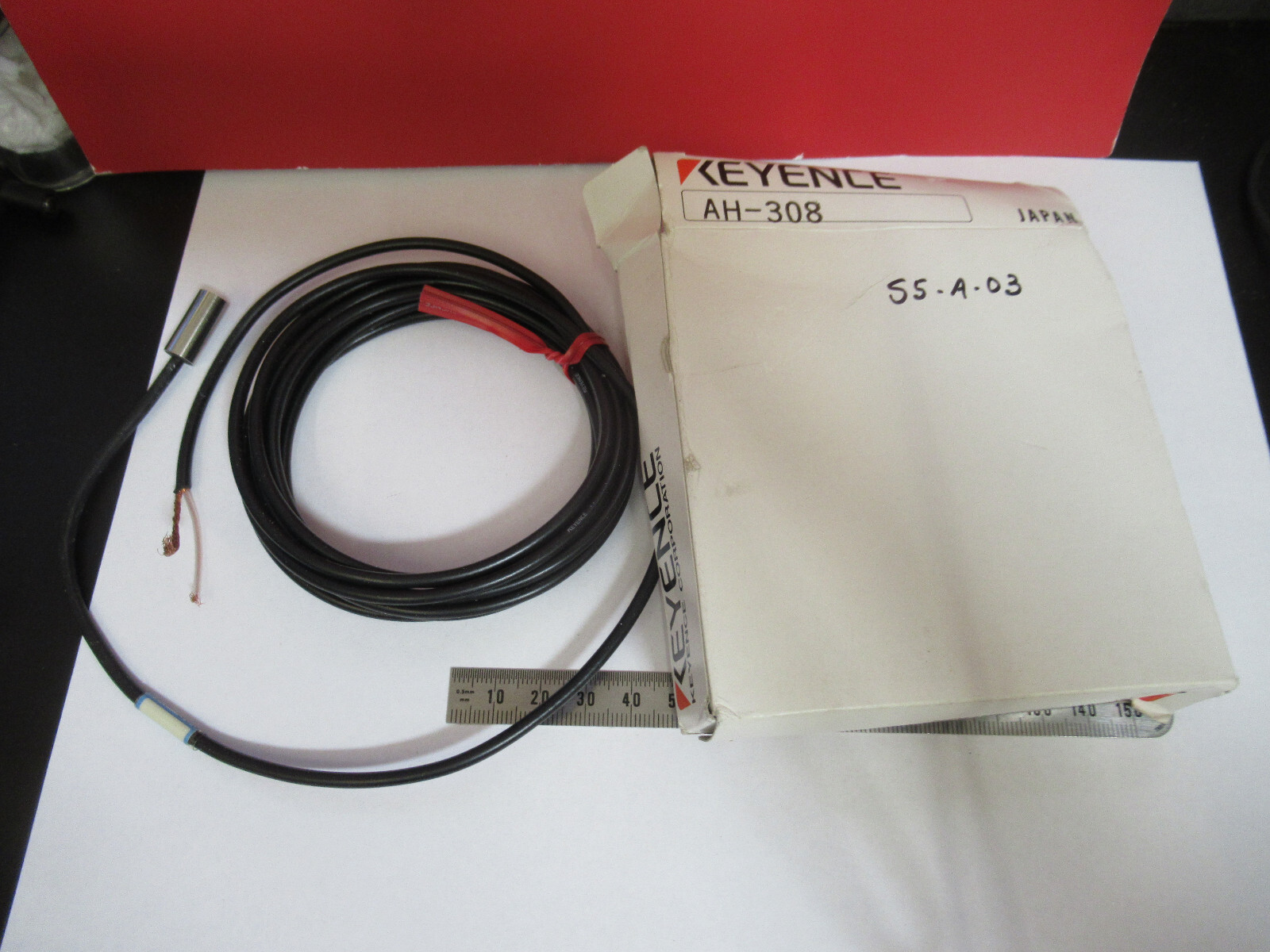 KEYENCE JAPAN AH-308 SENSOR AS PICTURED #S5-A-03