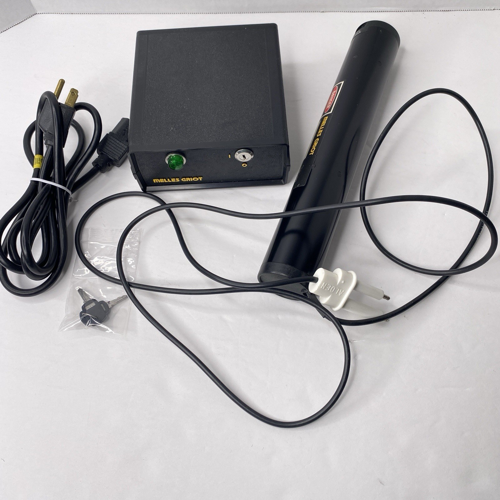 Melles Griot Laser 05-LHP-111 and Power Supply 05-LPL-340-065