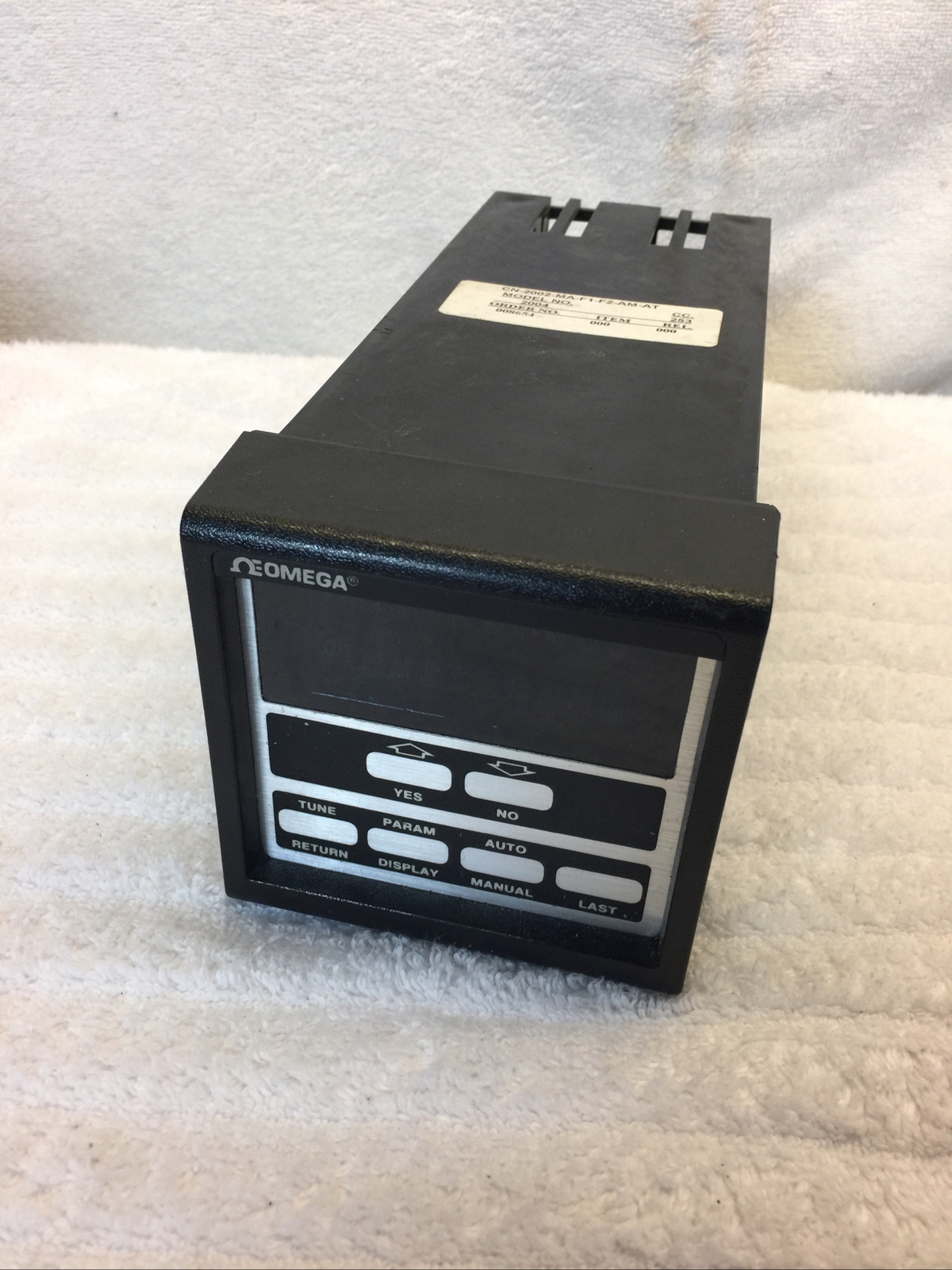 Omega Model 2004 Microprocessor Based Controller CN-2002-MA-F1-F2-AM-AT (2832)