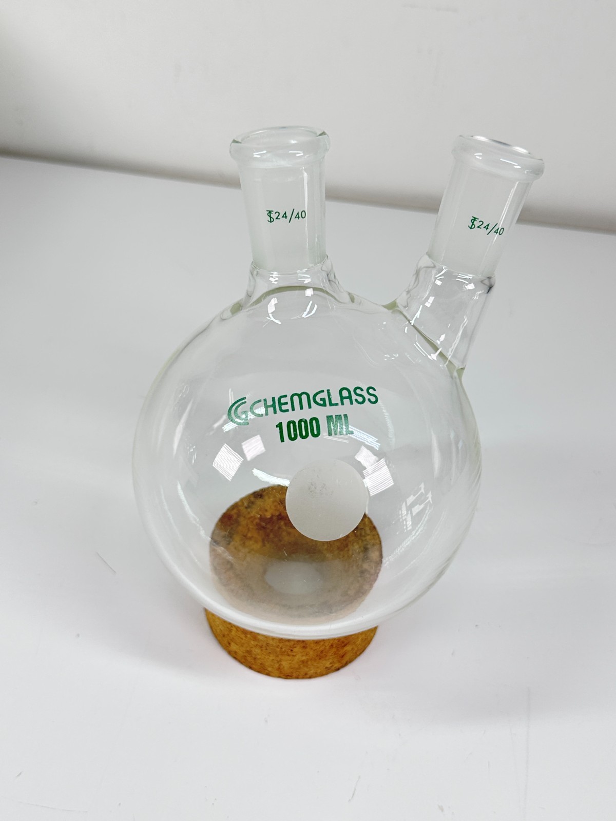 CHEMGLASS 1000 mL 2-Neck Round Bottom Flask 24/40 20° Angled Neck