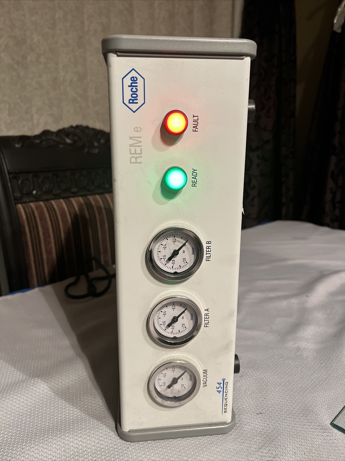 Roche 454 Sequencing Life Science Rem e Control Box For Parts As Is Untested