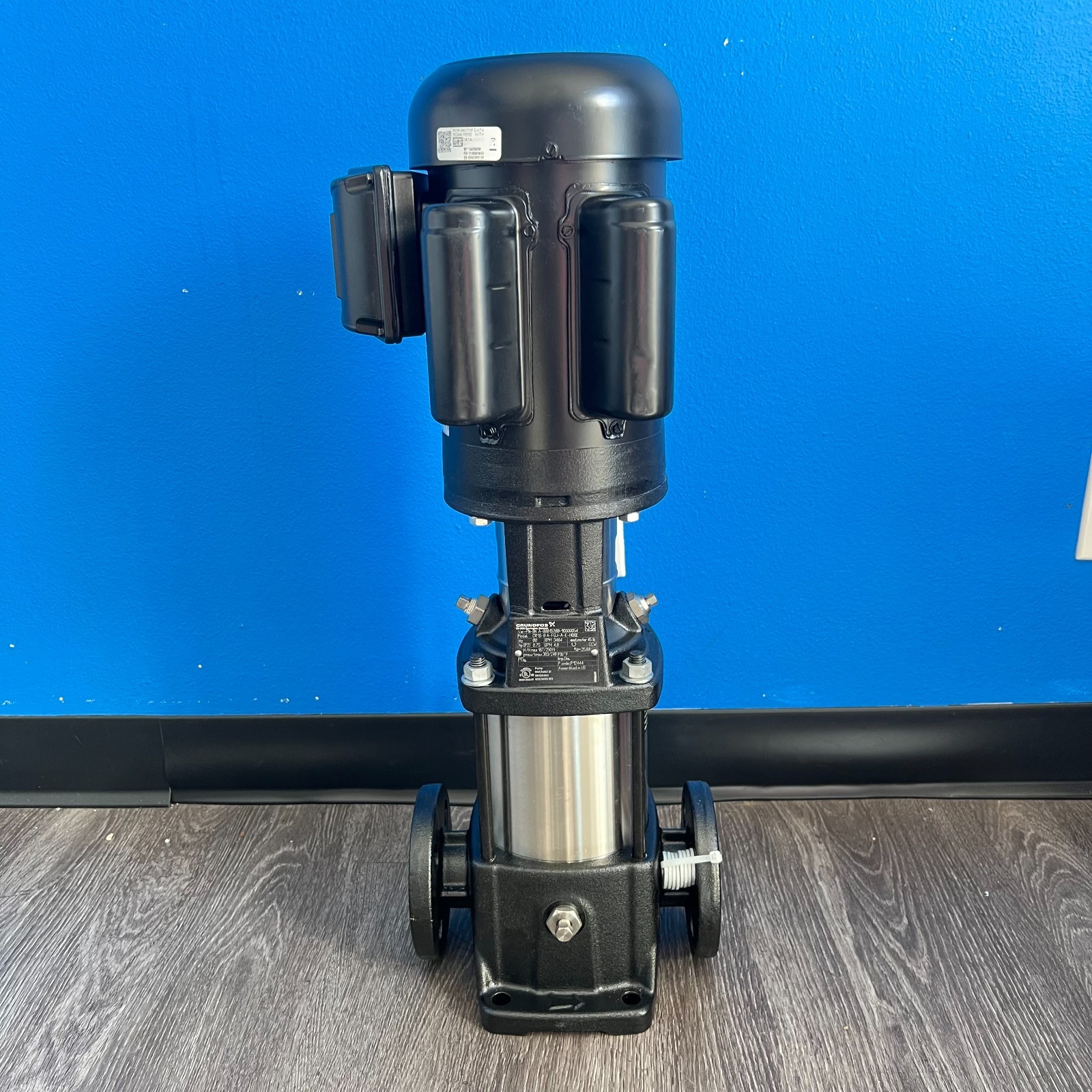 Grundfos CR1S-9 A-FGJ-A-E-HQQE Vertical Multistage Centrifugal Pump 0.75HP