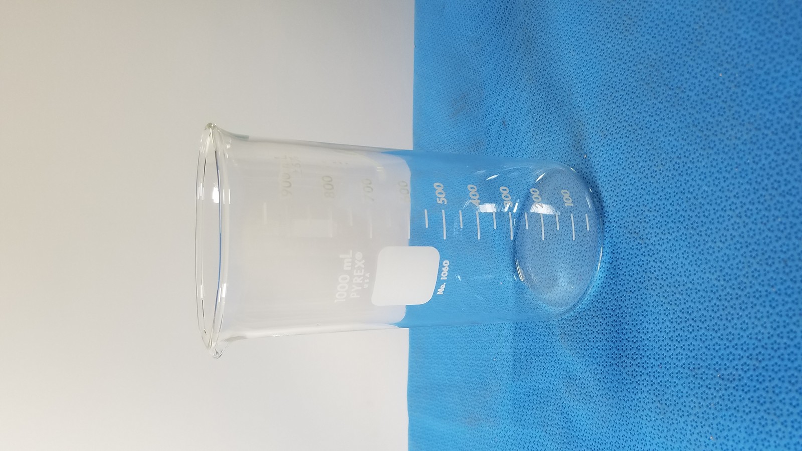 PYREX 1000mL Low Form Griffin Beaker – Durable Glass Laboratory Container