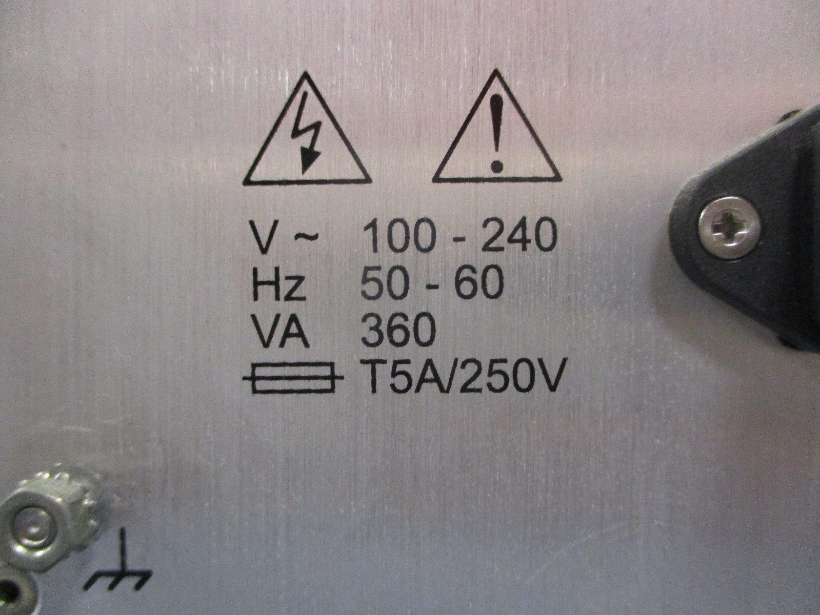 Waters nano Acquity UPLC 800000257 Binary Solvent Manager 100-240VAC 50-60Hz
