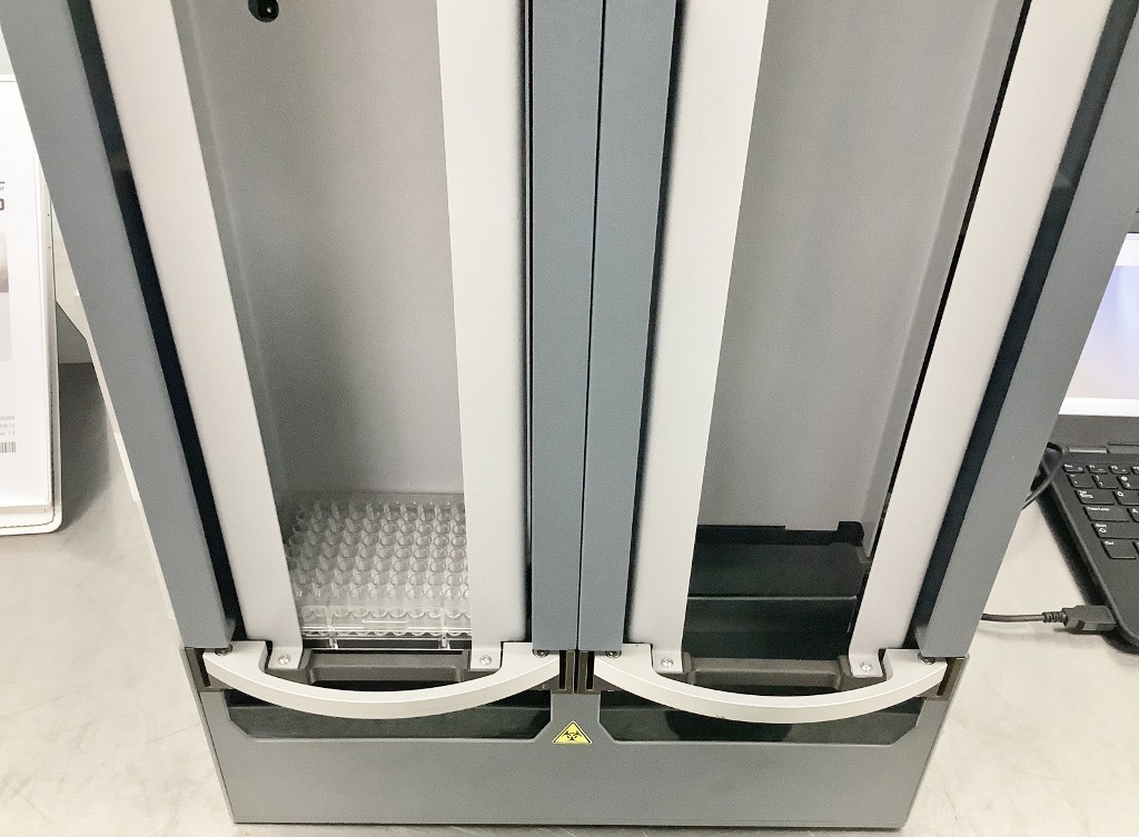 Tecan Infinite M1000 Microplate Reader w/ Abs, FL, Plate Stacker and Warranty