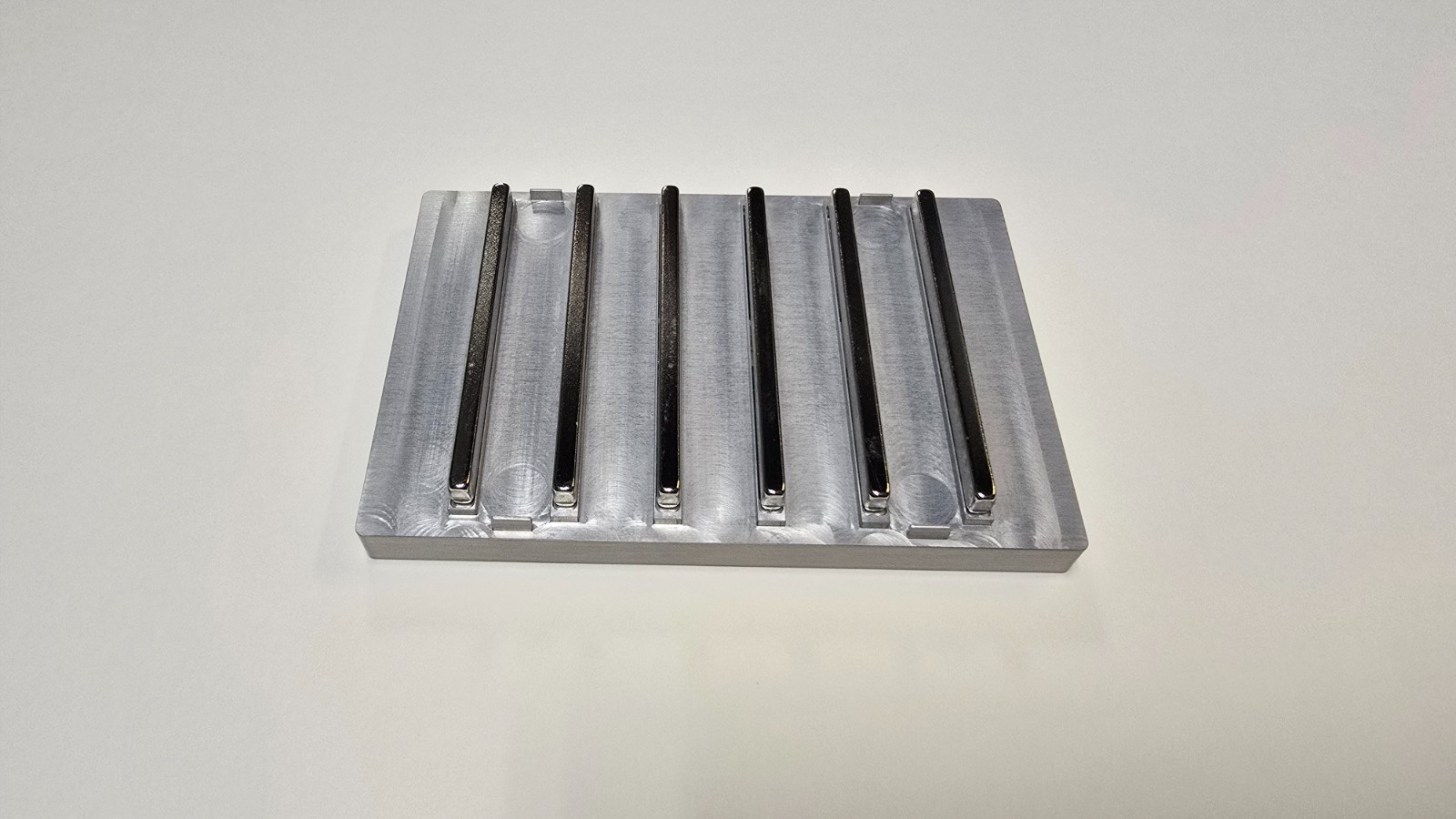 Thermo Fisher Scientific Invitrogen DynaMag-96 Side Skirted Magnet, REF 12027