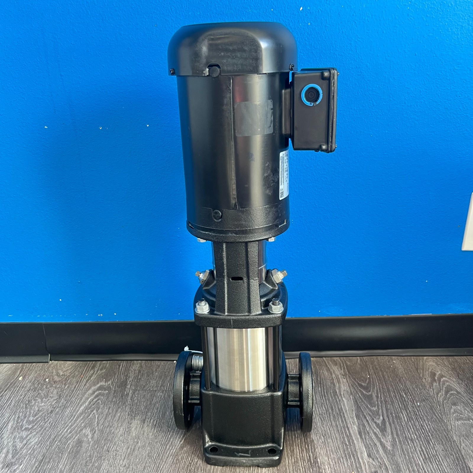 Grundfos CR1S-9 A-FGJ-A-E-HQQE Vertical Multistage Centrifugal Pump 0.75HP