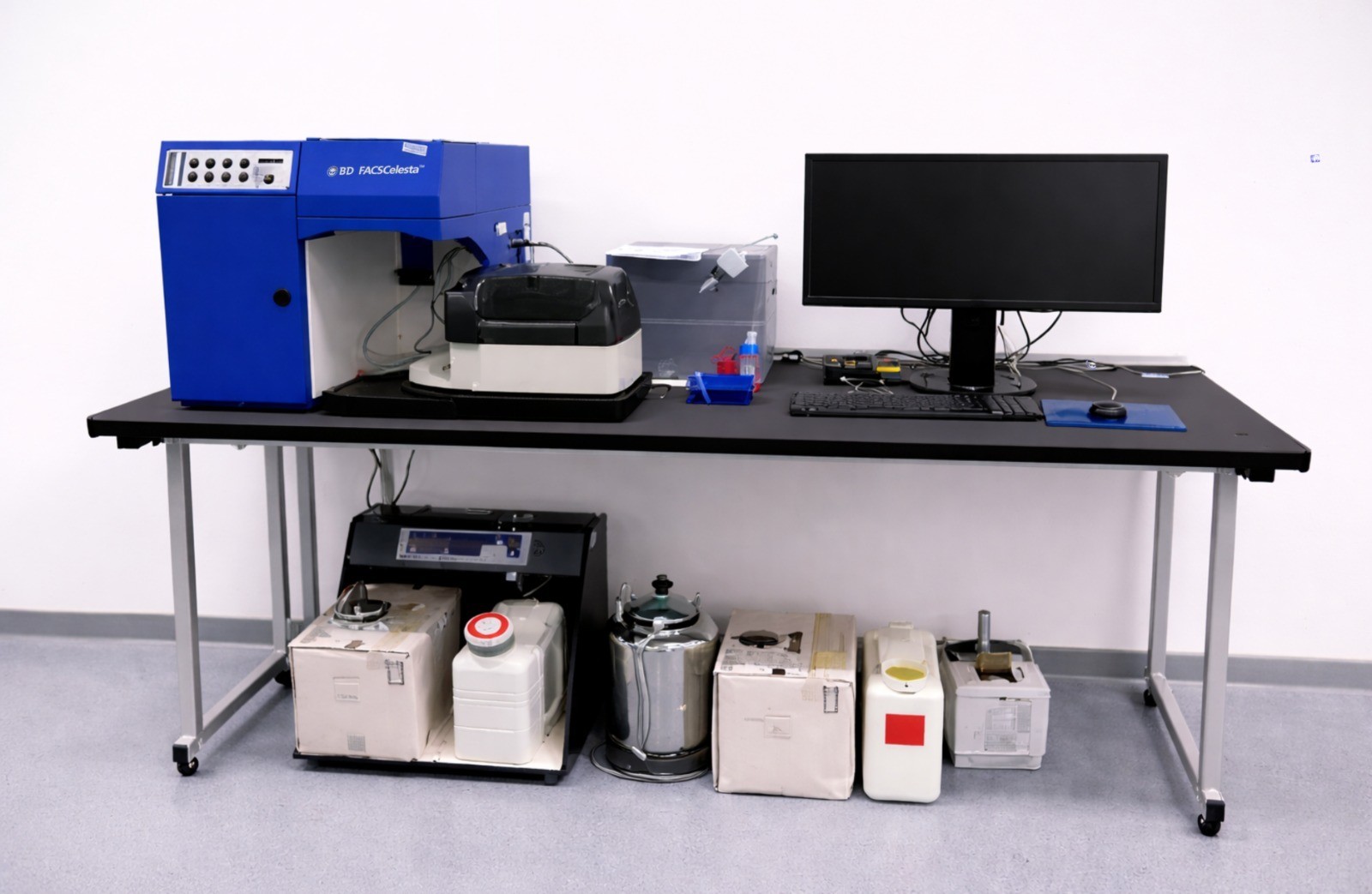 BD FACSCelesta Flow Cytometer Multicolor Cell Analyzer 3 Laser Configurtion