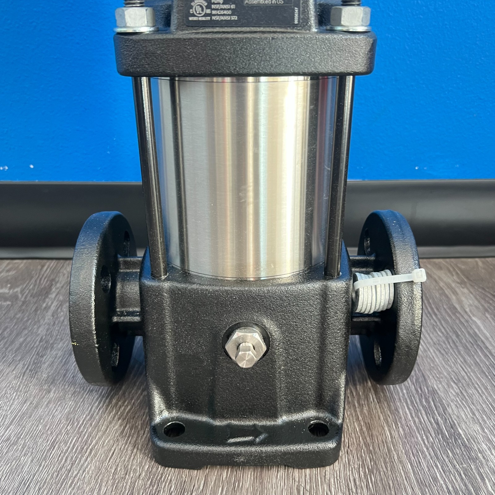 Grundfos CR1S-9 A-FGJ-A-E-HQQE Vertical Multistage Centrifugal Pump 0.75HP