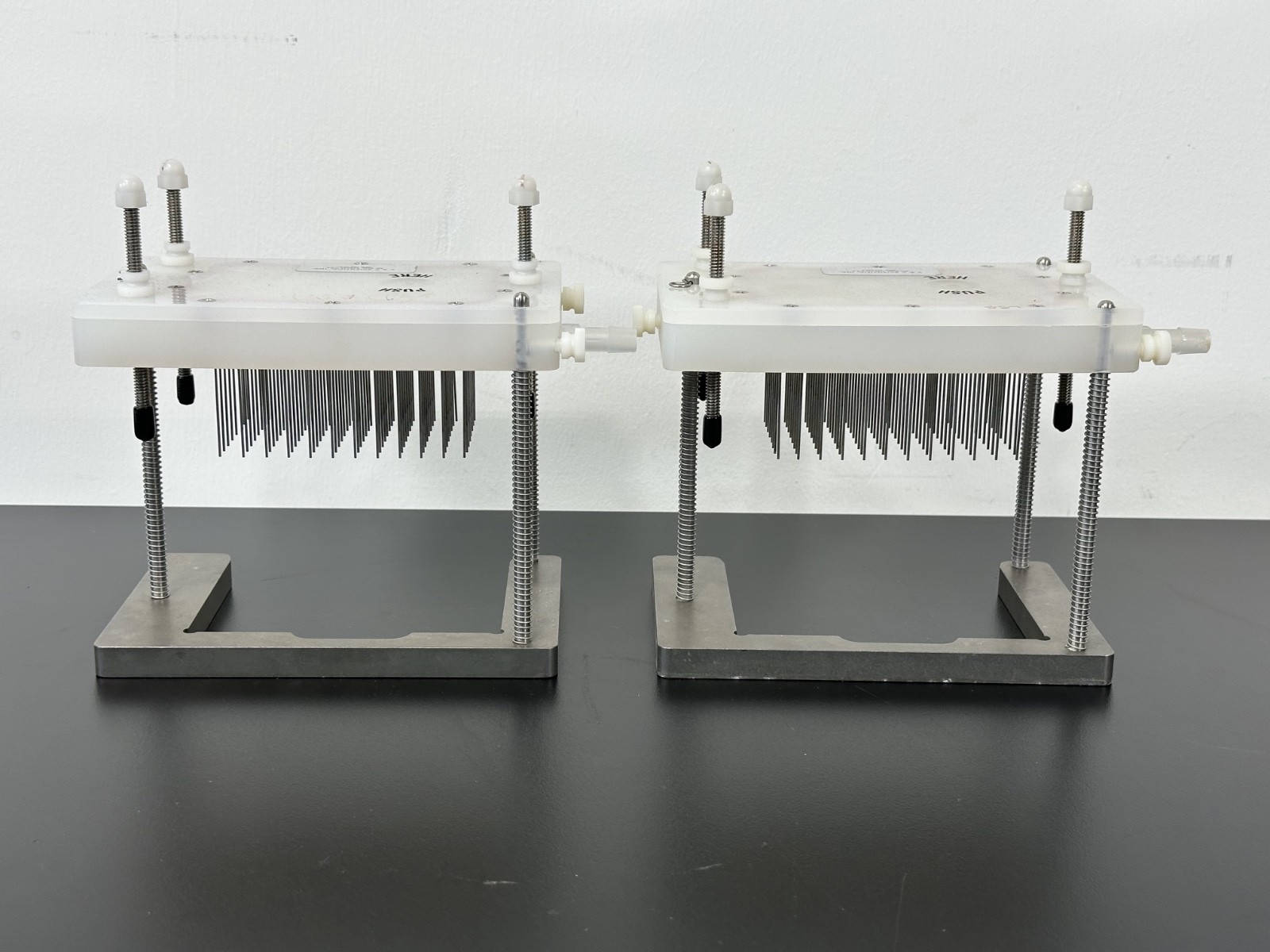 V&P Scientific Laboratory Pin Tool Microplate Replicator Transfer Array Fixture