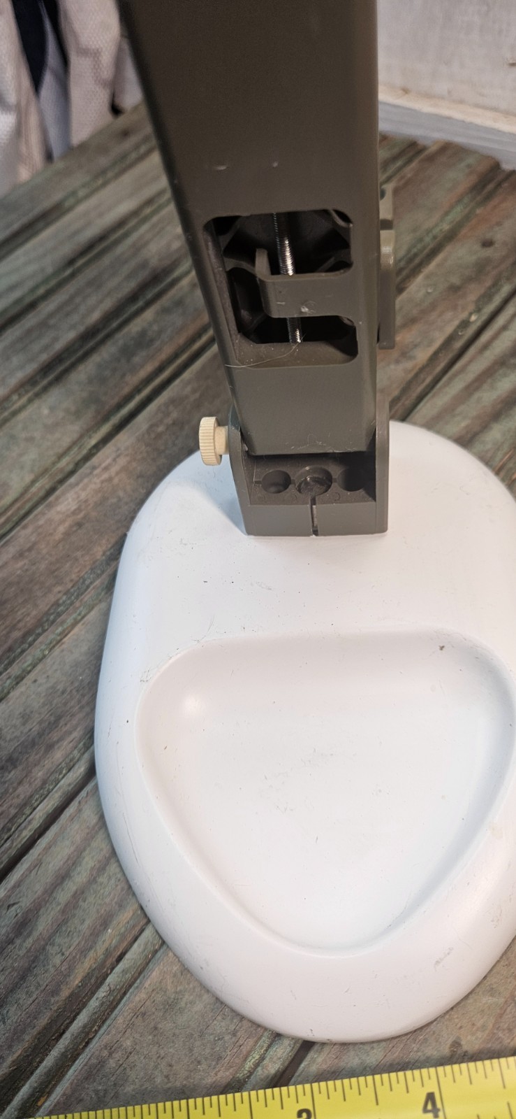 Unbranded Electrode holder with metal base coated in plastic