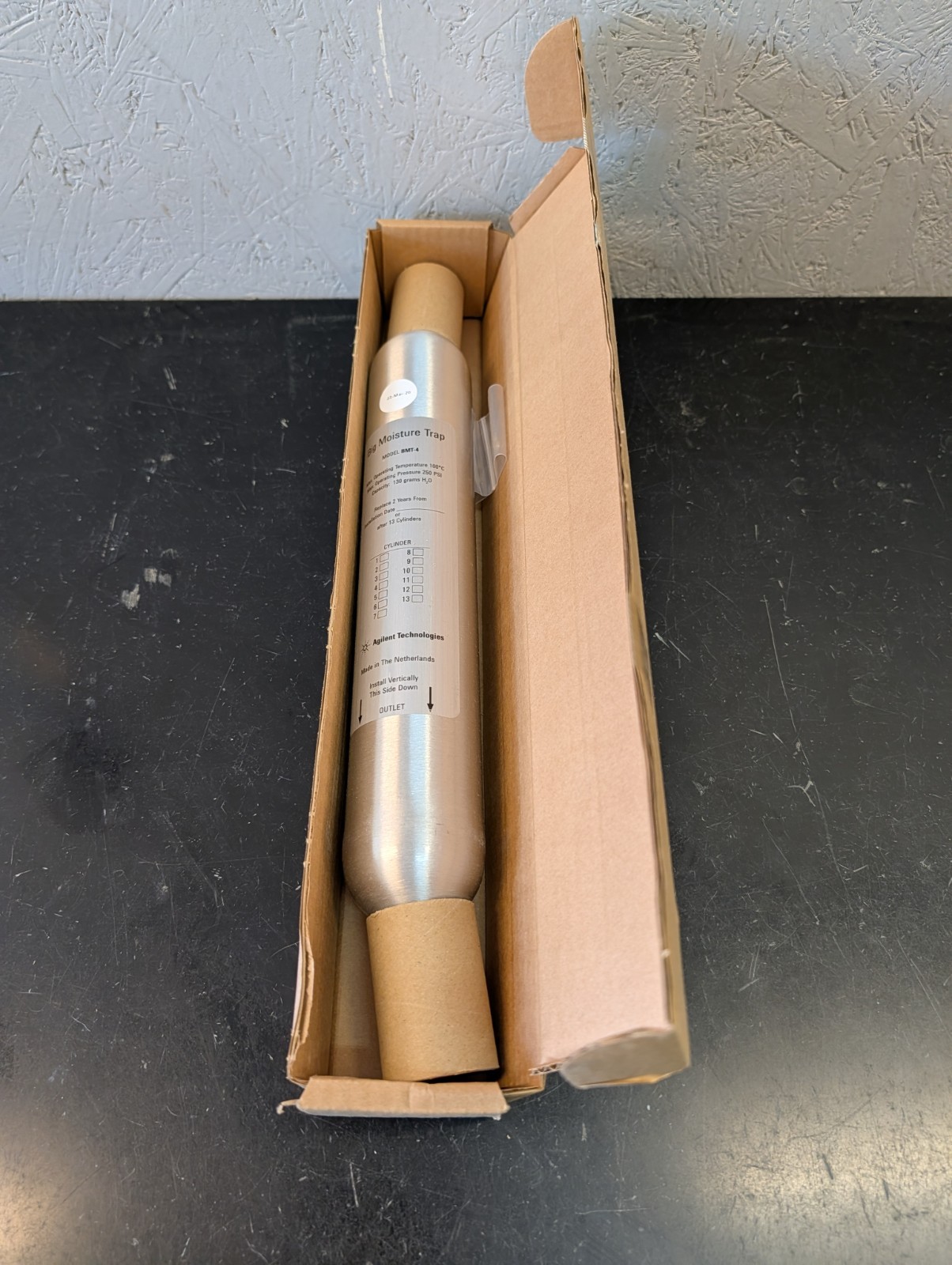 Agilent BMT-4 Big Moisture Trap H2O 1/4″ Silver