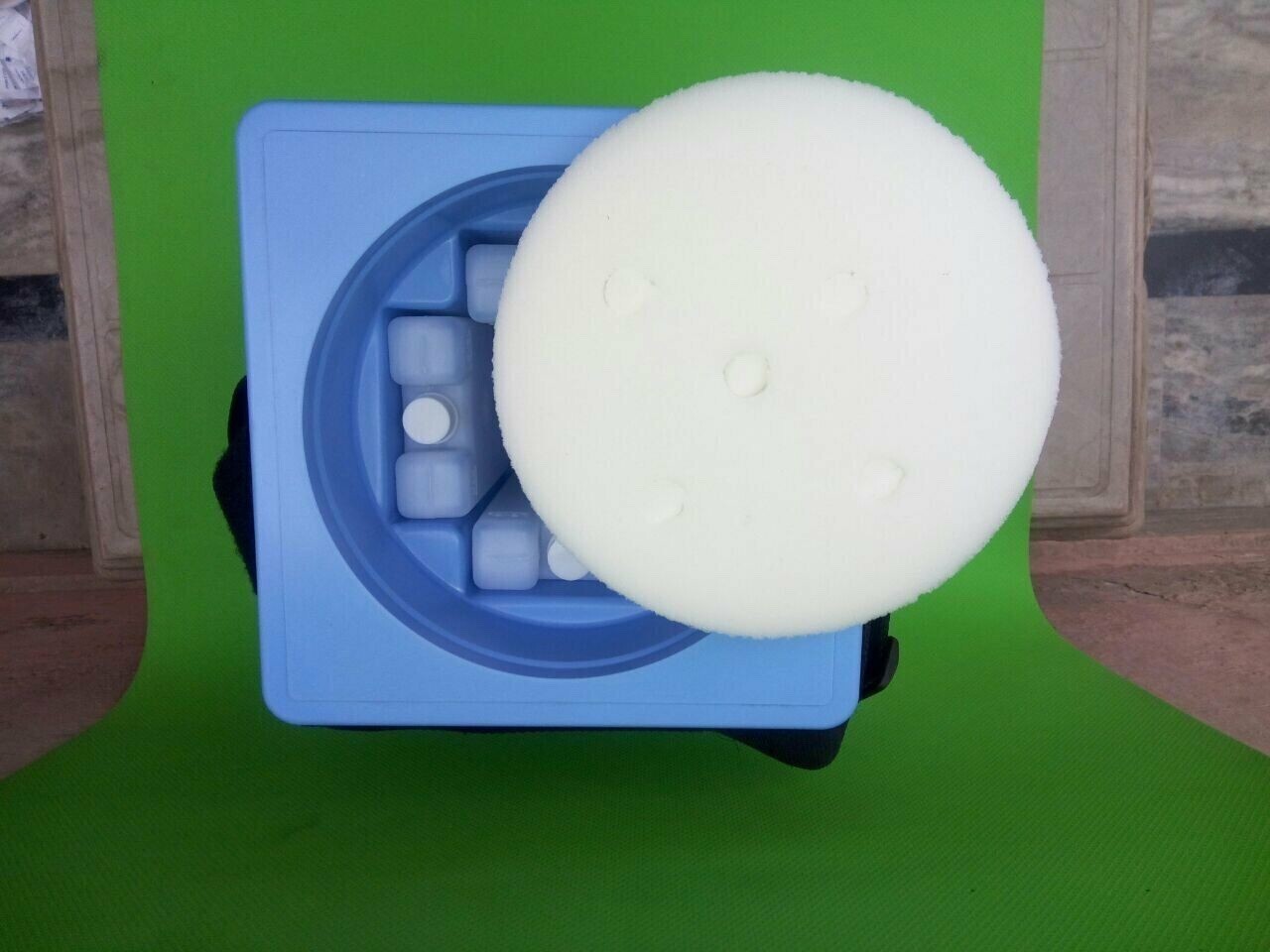 Large Vaccine Carrier, High Density Polyethylene 4Icepacks with Capacity 1.5Ltrs