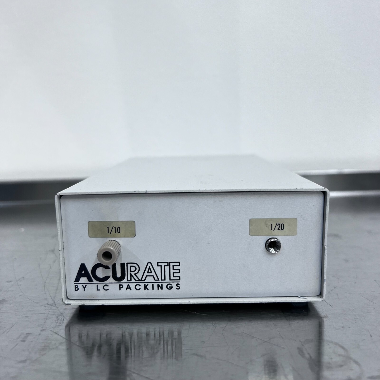 LC Packings Acurate ICP-CU LS Post-Column Flow Splitter Divides