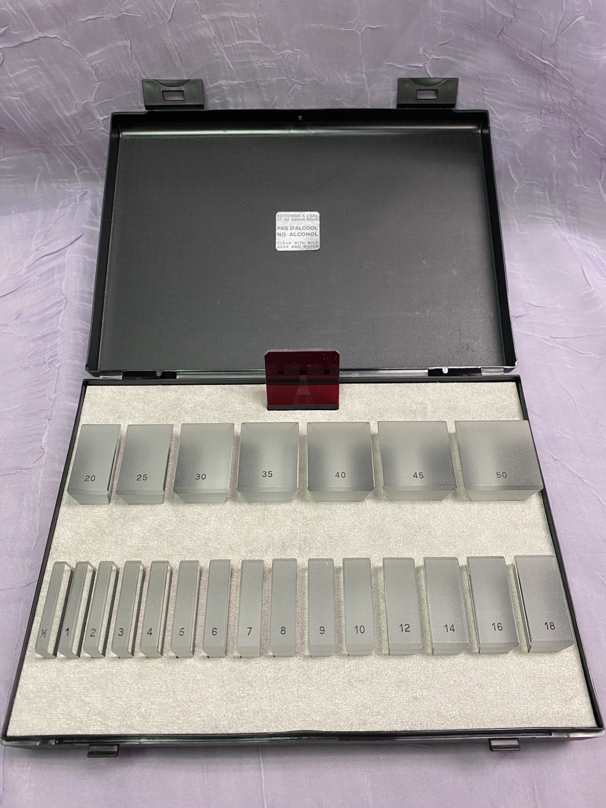 Luneau- France 22 Piece Loose Prism Set W/ Red Filter
