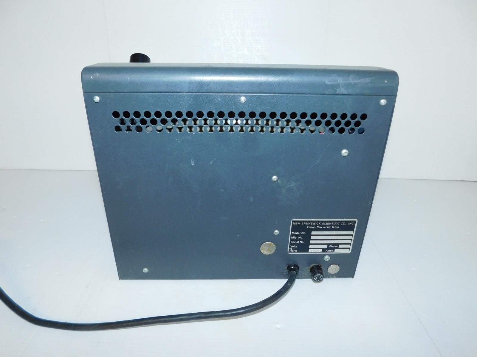 NEW BRUNSWICK SCIENTIFIC MODEL C-110W COLONY COUNTER (LSB141)