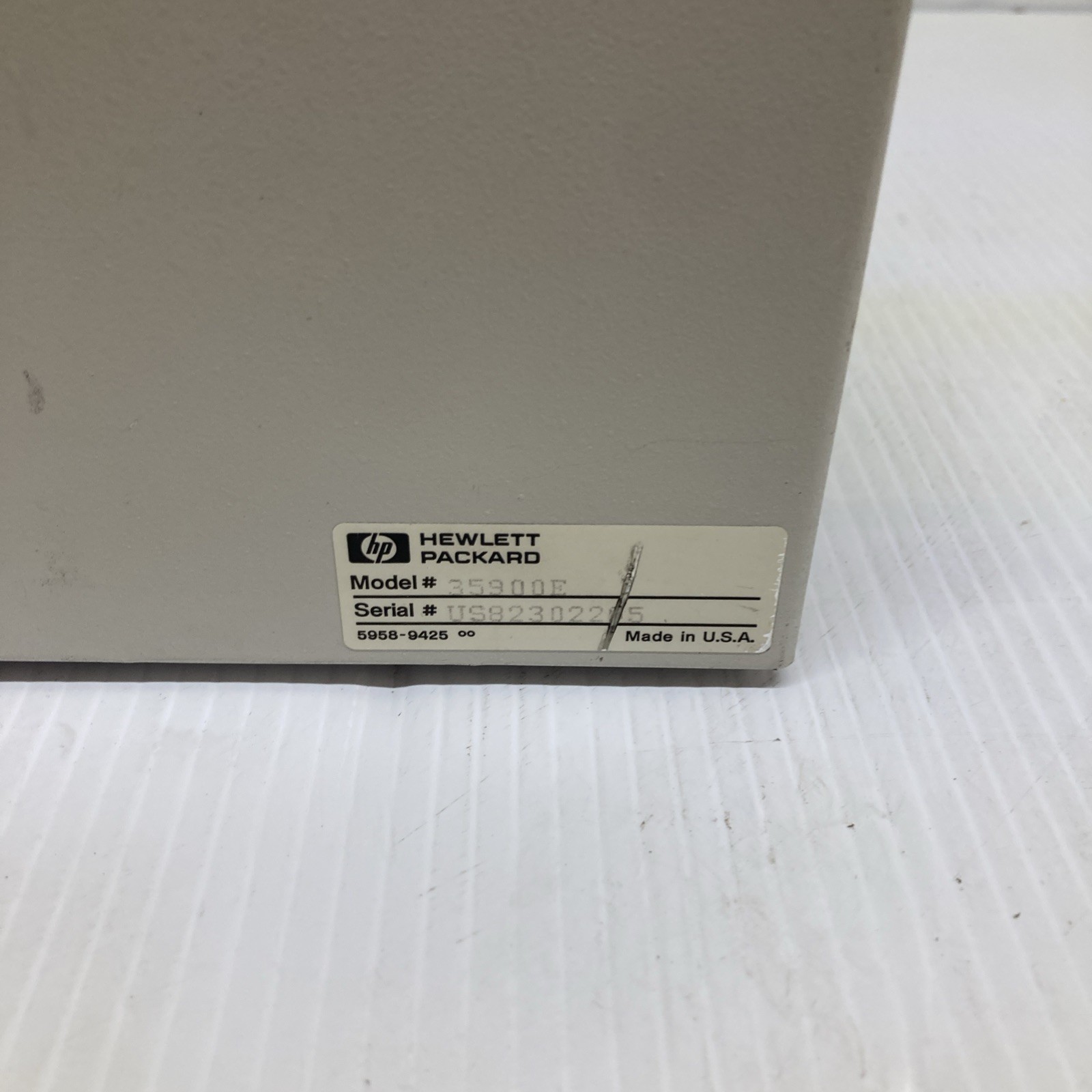 Agilent 35900E Dual Channel Multichannel Interface powers on for parts