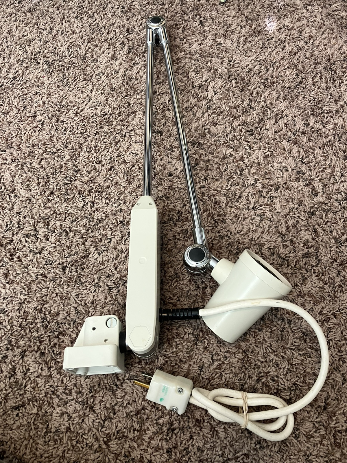 Welch Allyn Task Light Articulated Model 48100 – Made In Switzerland W/mount