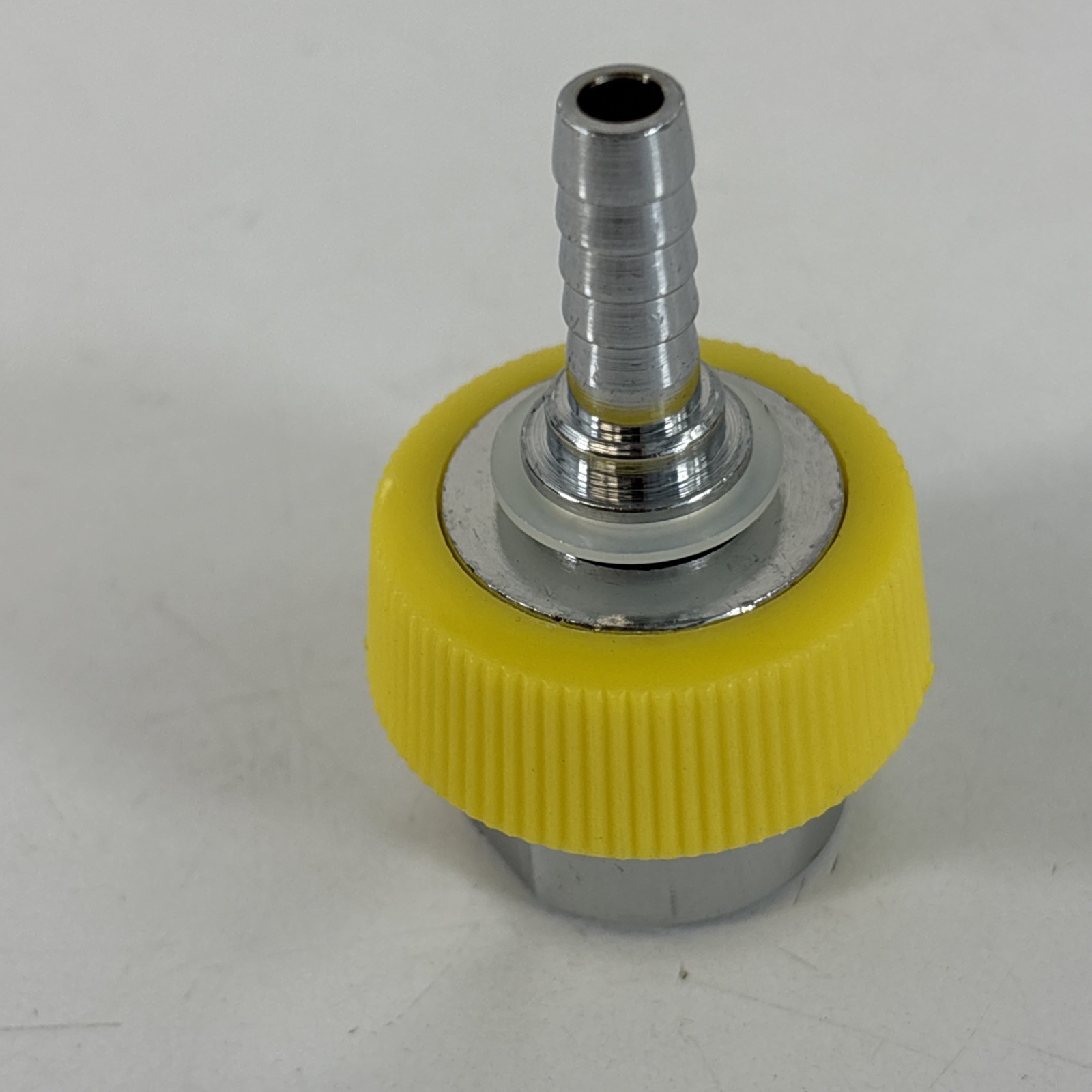 DISS Hand Tight 1/4″ Hose Barb AIR (DA-HB4-UA-DH)