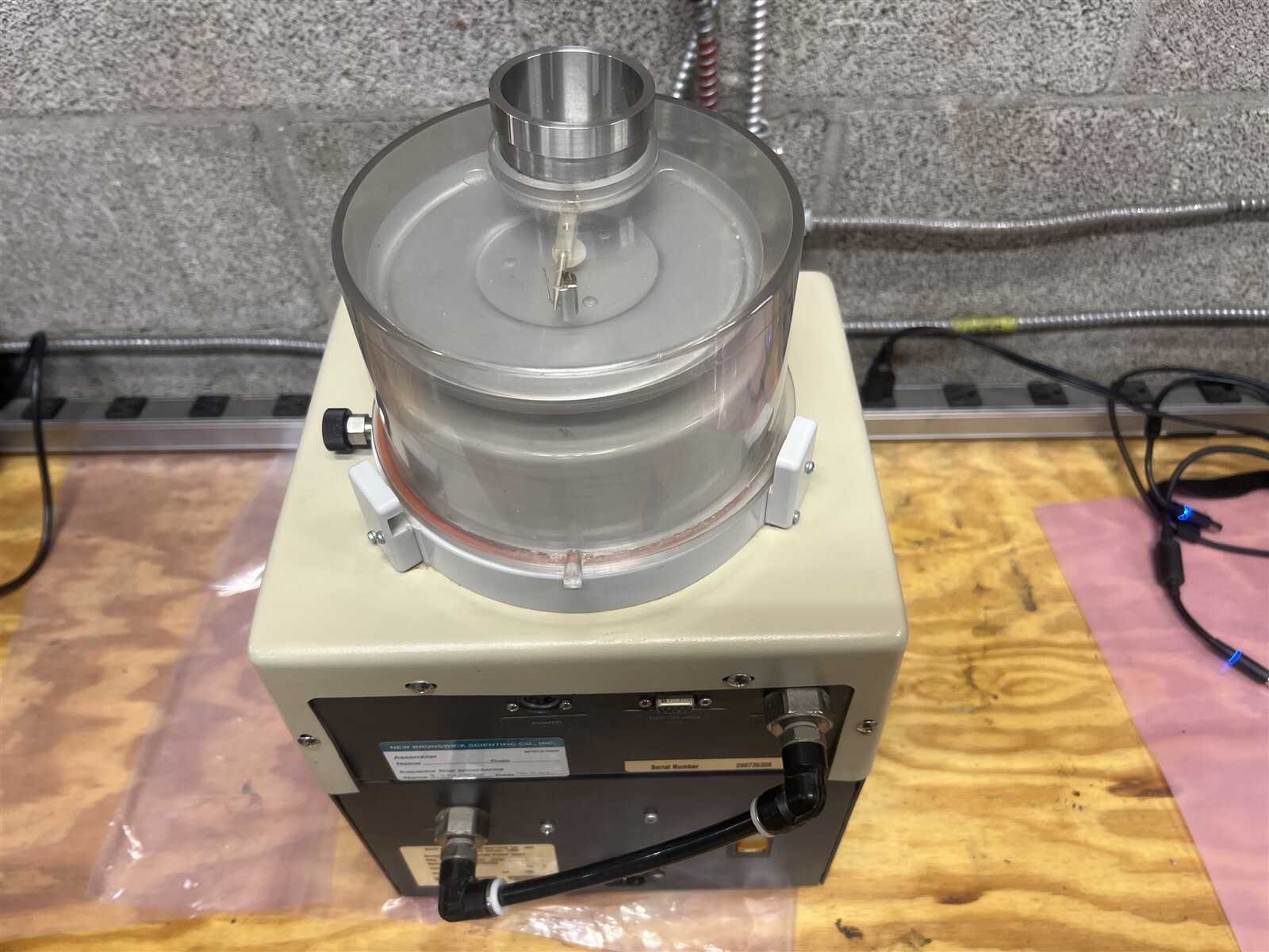 NEW BRUNSWICK SCIENTIFIC STA-204 BIOLOGICAL AIR SAMPLER (AS-IS)