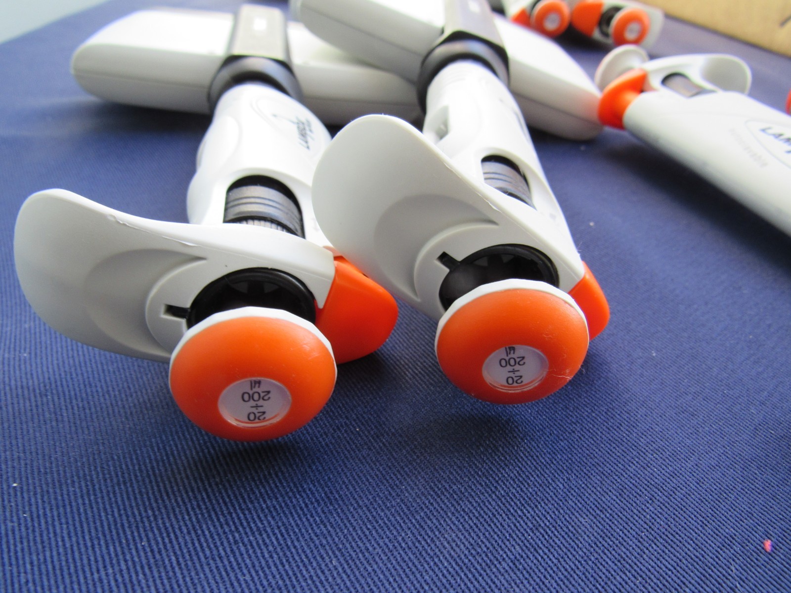 Corning Lambda Plus 12 channel pipette 20-200uL many available, GUARANTEED