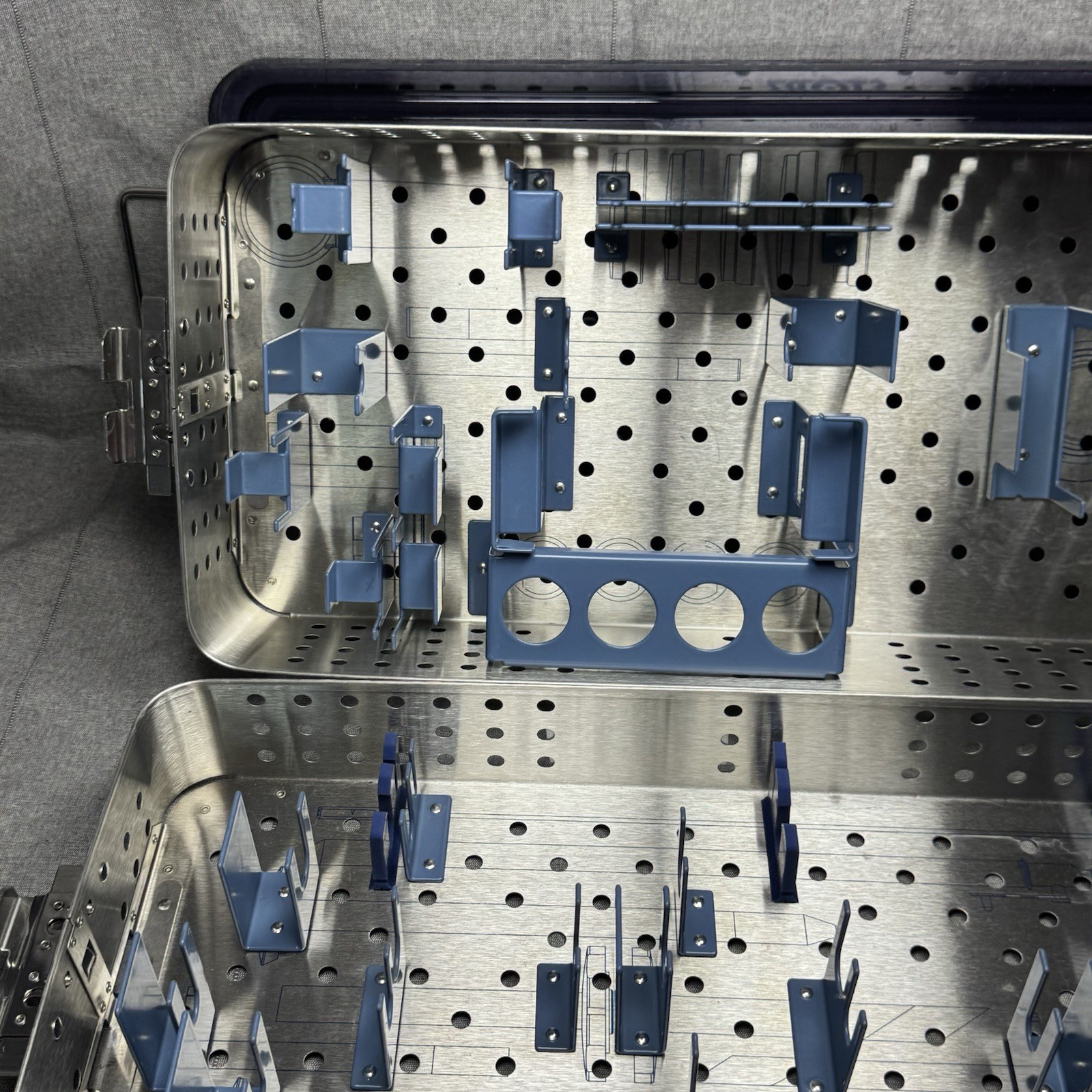 KARL STORZ 39260G ENDOSKOPE PRODUCT Sterilization Trays 2 level With Dividers