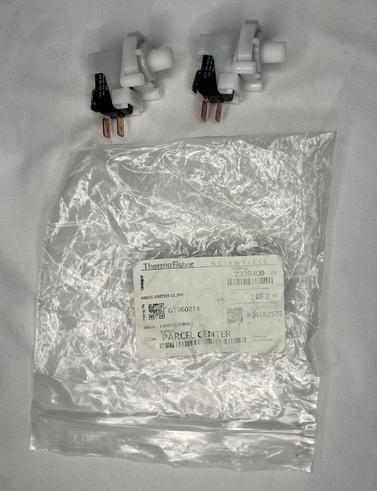 2 THERMO SCIENTIFIC PRESS SWITCH FOR INCUBATOR 11.5PR/9.5PR 360213 TNP125X 2153
