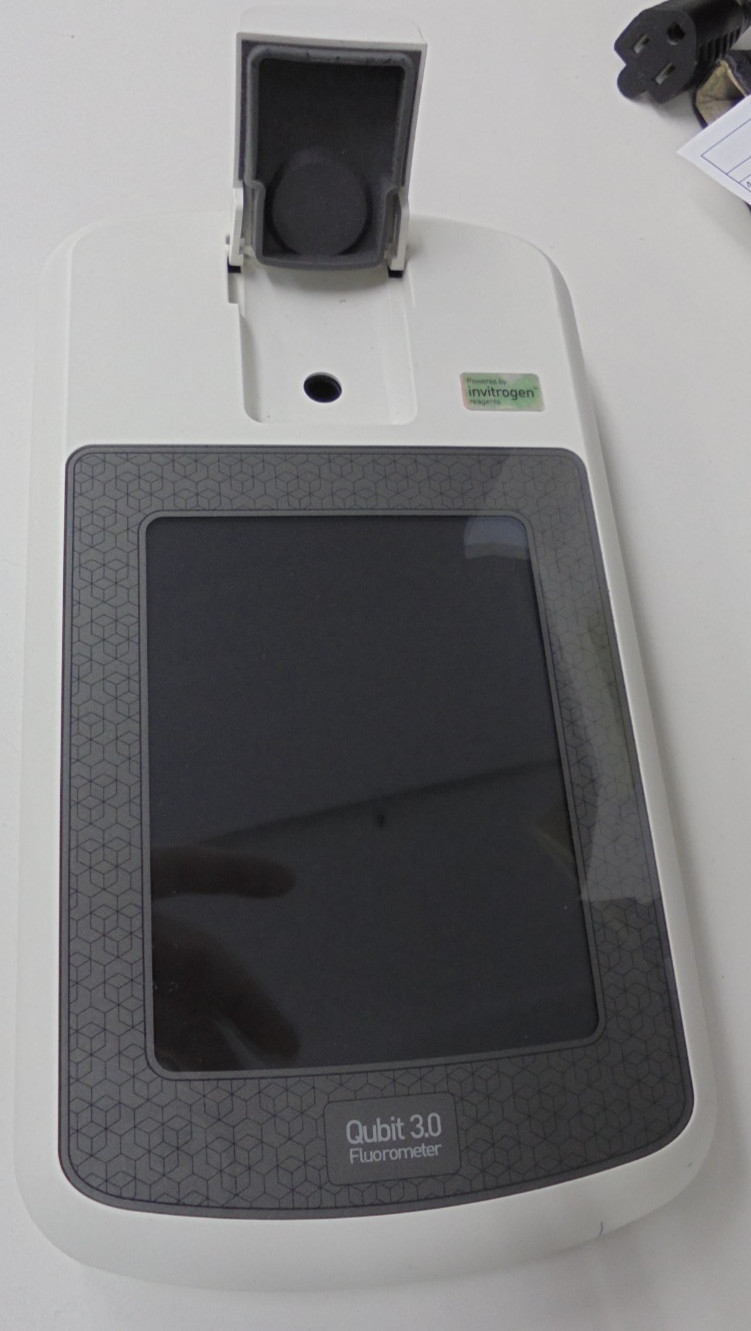 Invitrogen Q33216 Qubit 3.0 Fluorometer Untested For Parts